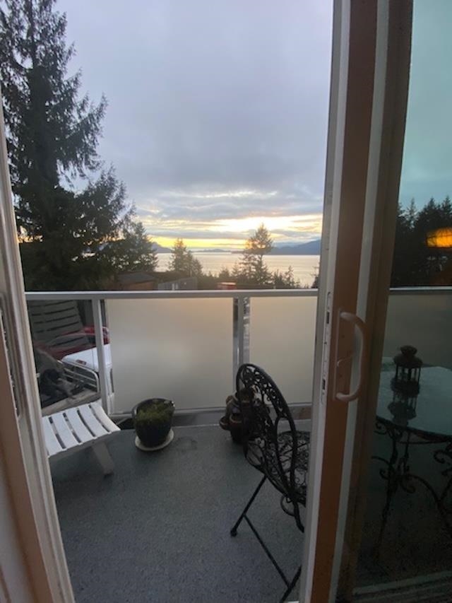 Listing image of 5 350 CENTRE ROAD