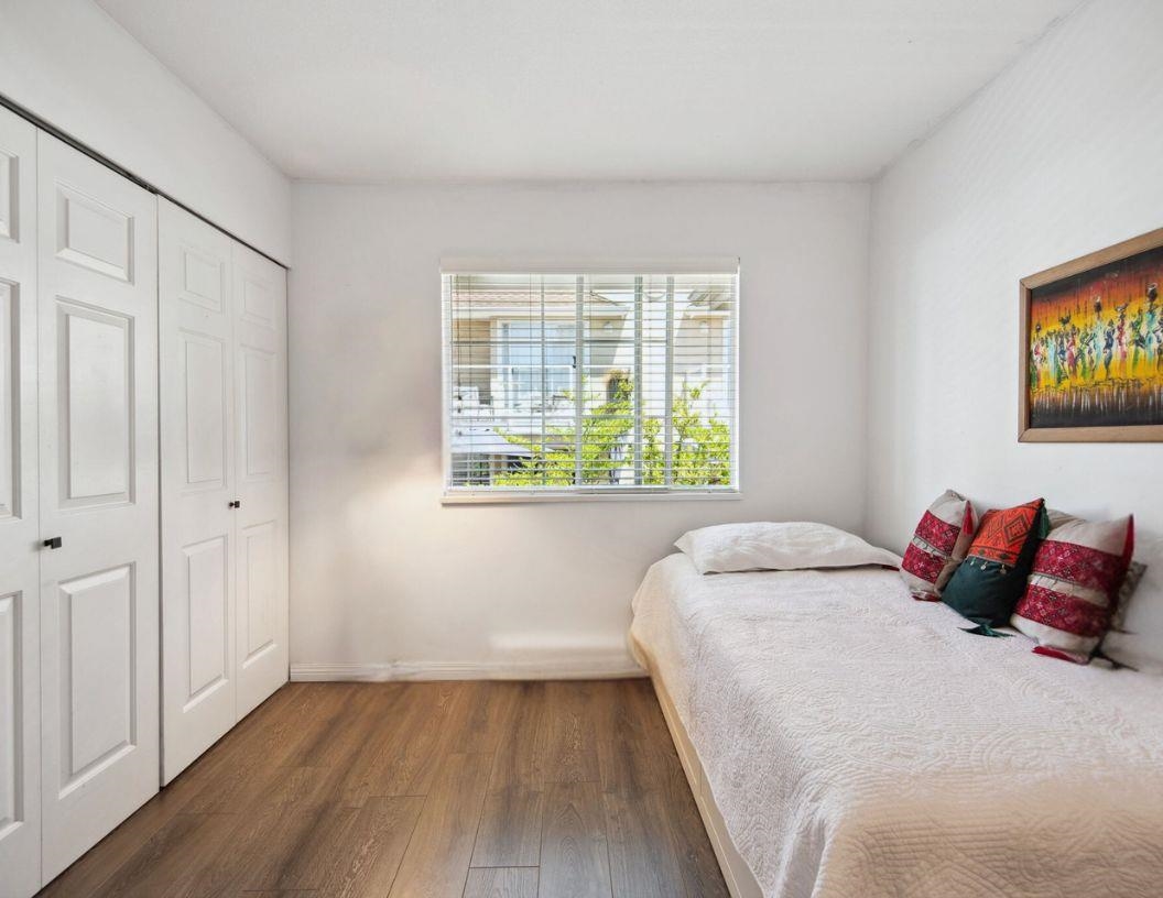 Listing image of 11 249 E 4TH STREET
