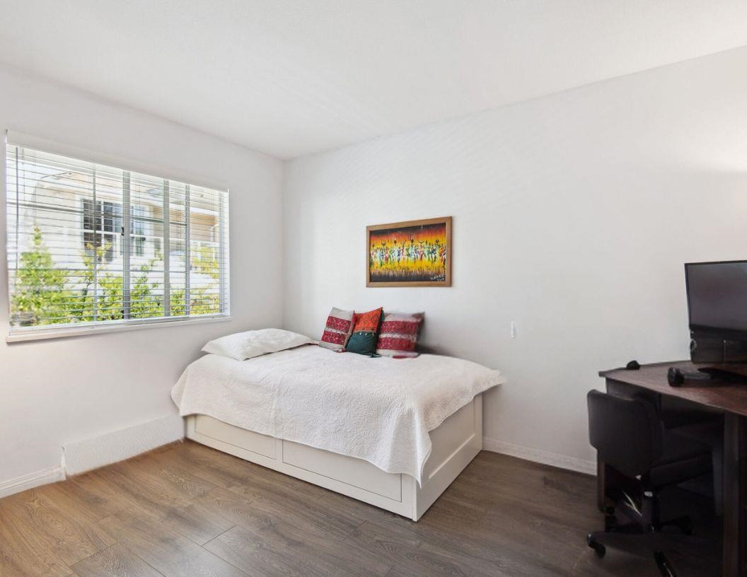 Listing image of 11 249 E 4TH STREET