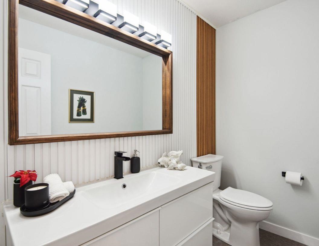 Listing image of 11 249 E 4TH STREET