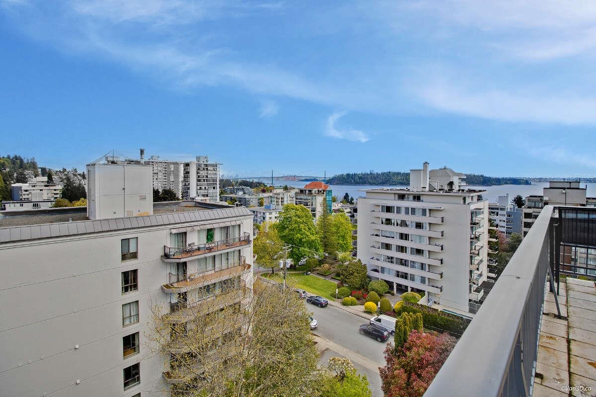 Listing image of 903 1745 ESQUIMALT AVENUE