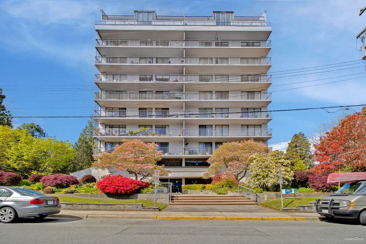 Listing image of 903 1745 ESQUIMALT AVENUE