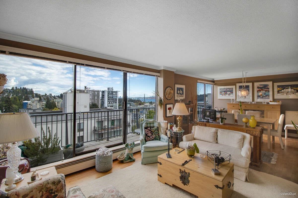 Listing image of 903 1745 ESQUIMALT AVENUE