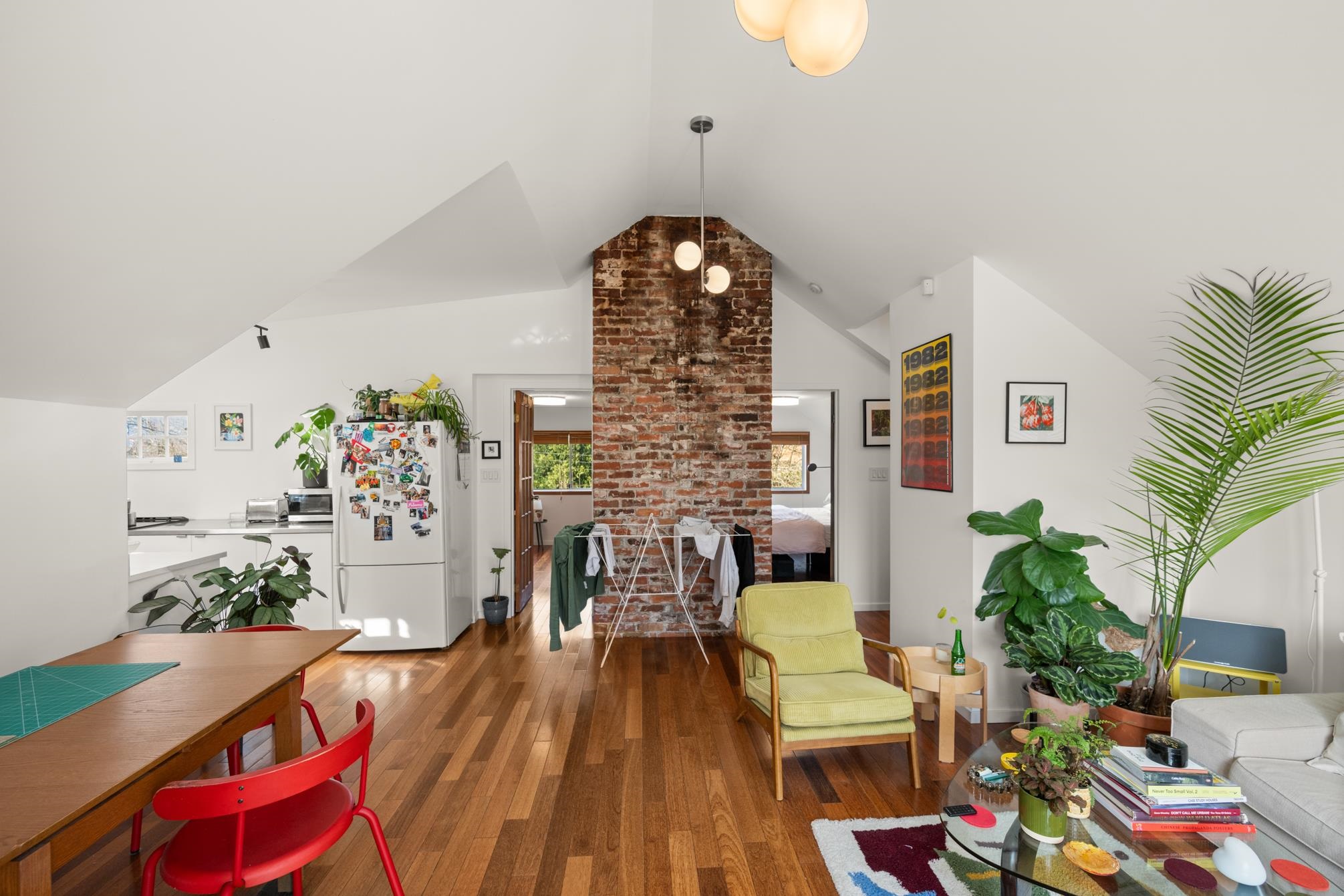 Listing image of 2128 E PENDER STREET