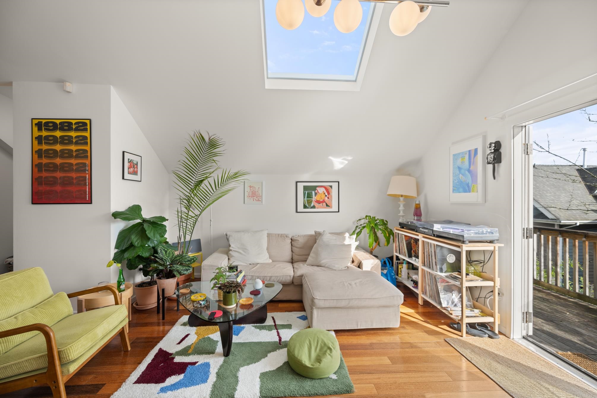 Listing image of 2128 E PENDER STREET