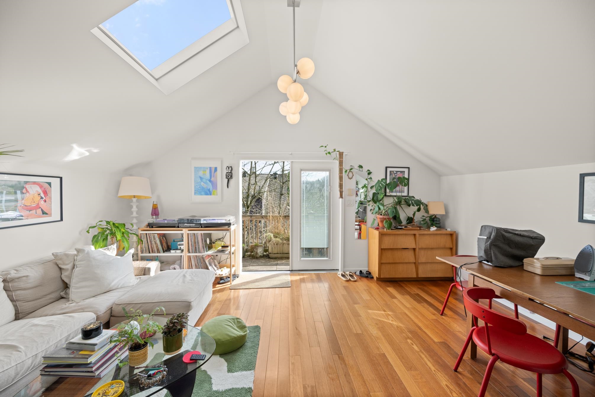 Listing image of 2128 E PENDER STREET