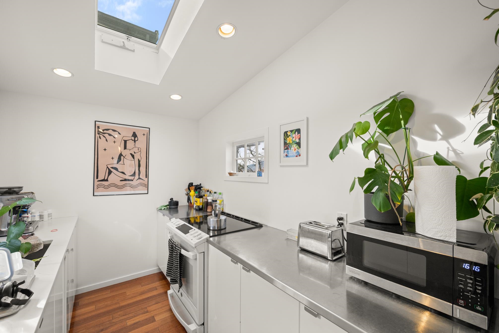 Listing image of 2128 E PENDER STREET