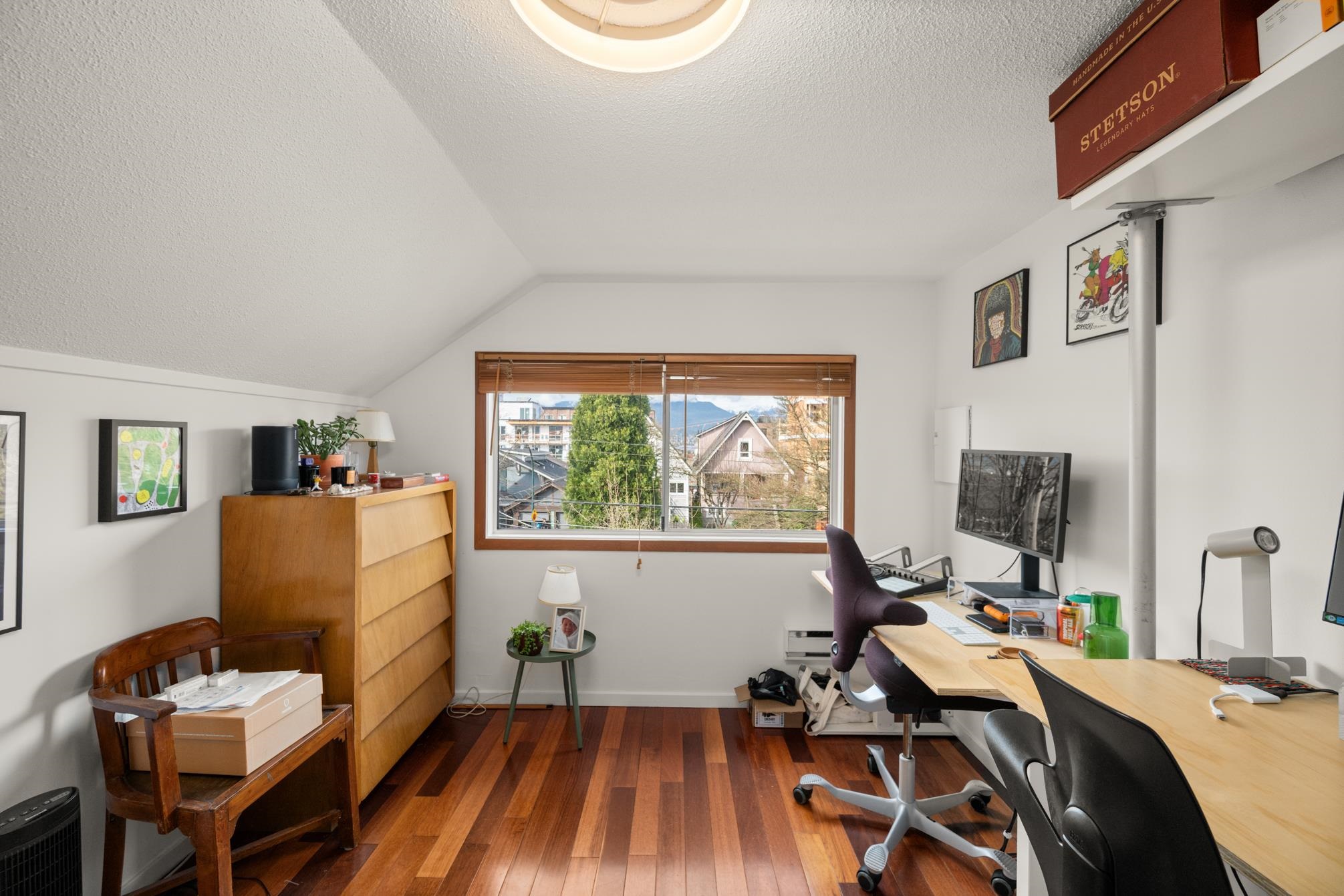 Listing image of 2128 E PENDER STREET