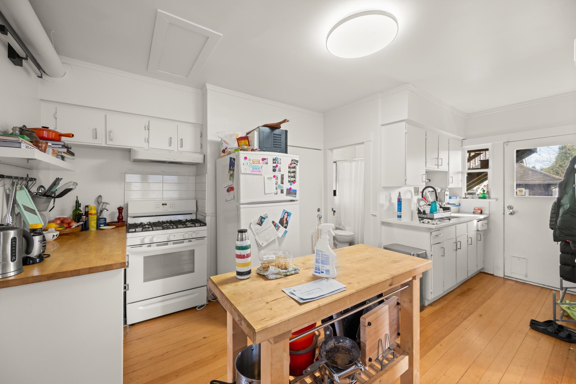 Listing image of 2128 E PENDER STREET