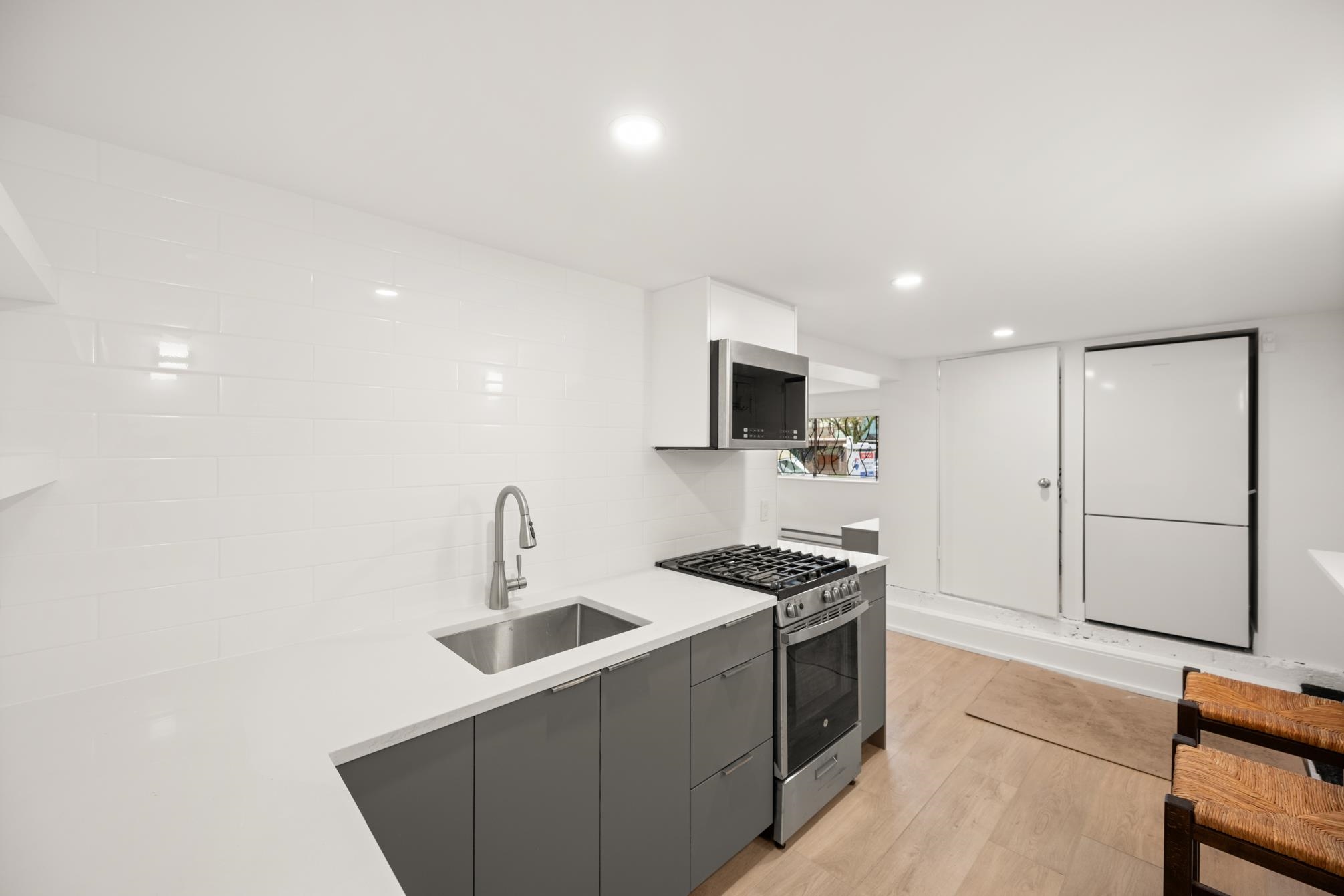 Listing image of 2128 E PENDER STREET
