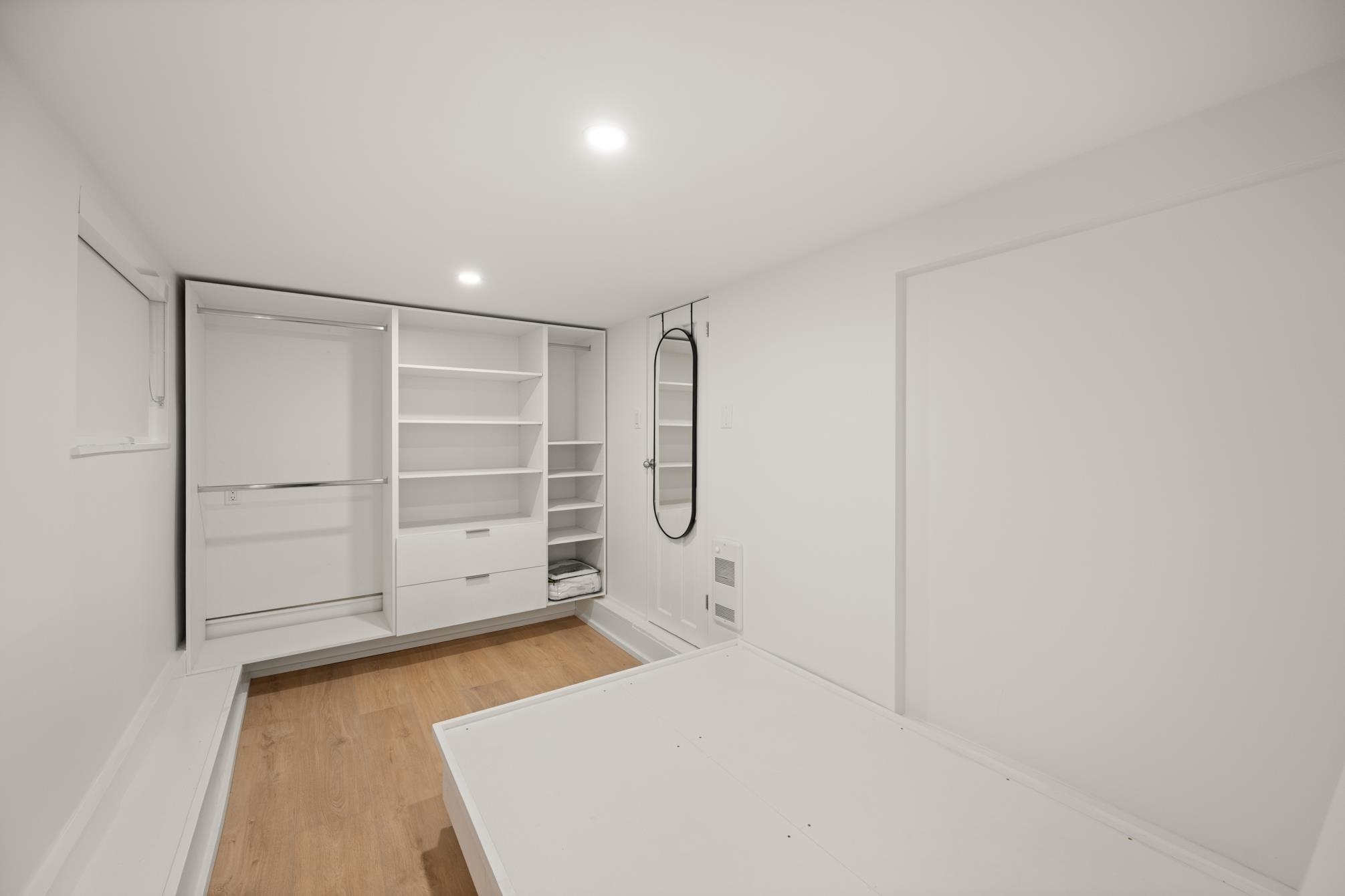 Listing image of 2128 E PENDER STREET
