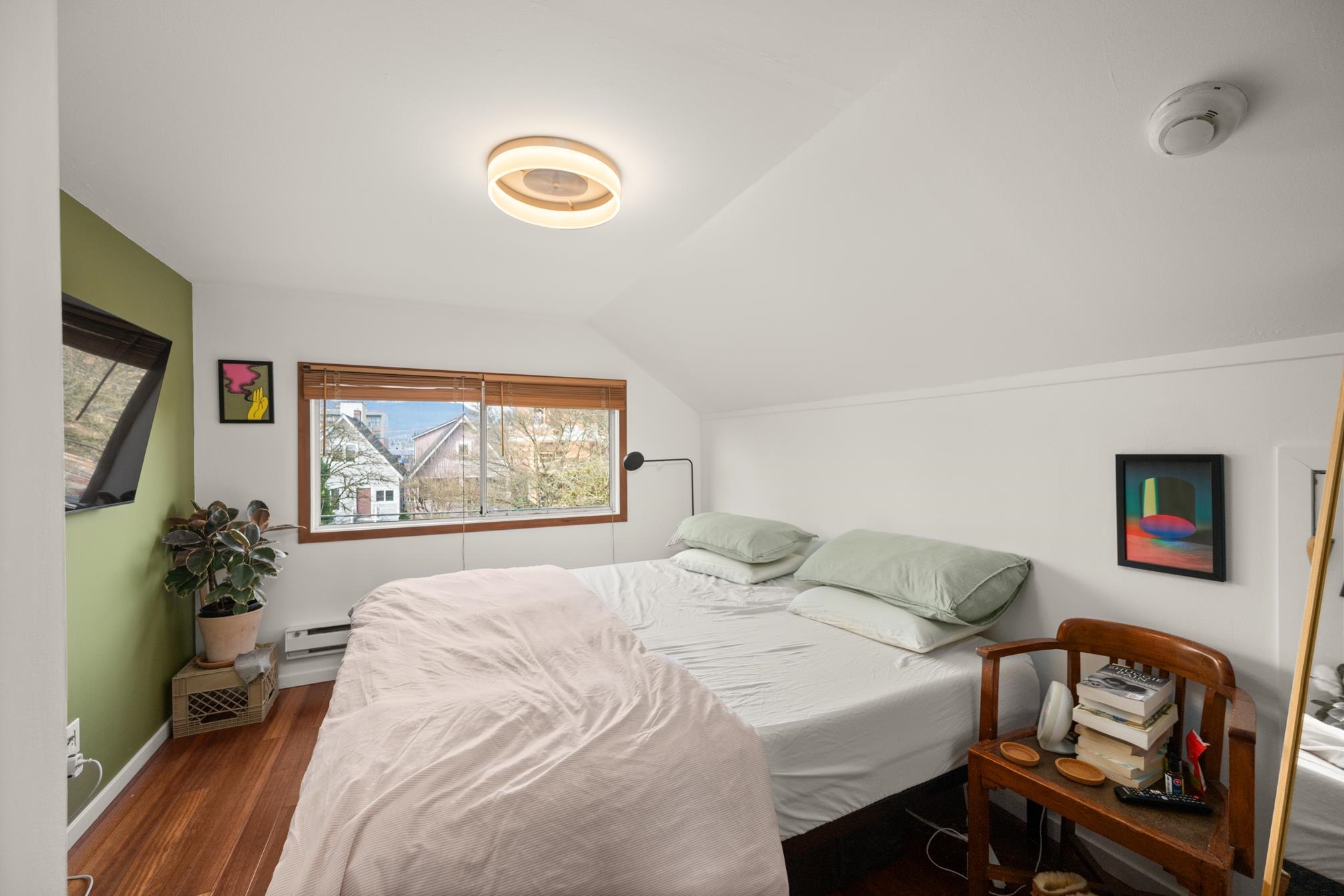 Listing image of 2128 E PENDER STREET