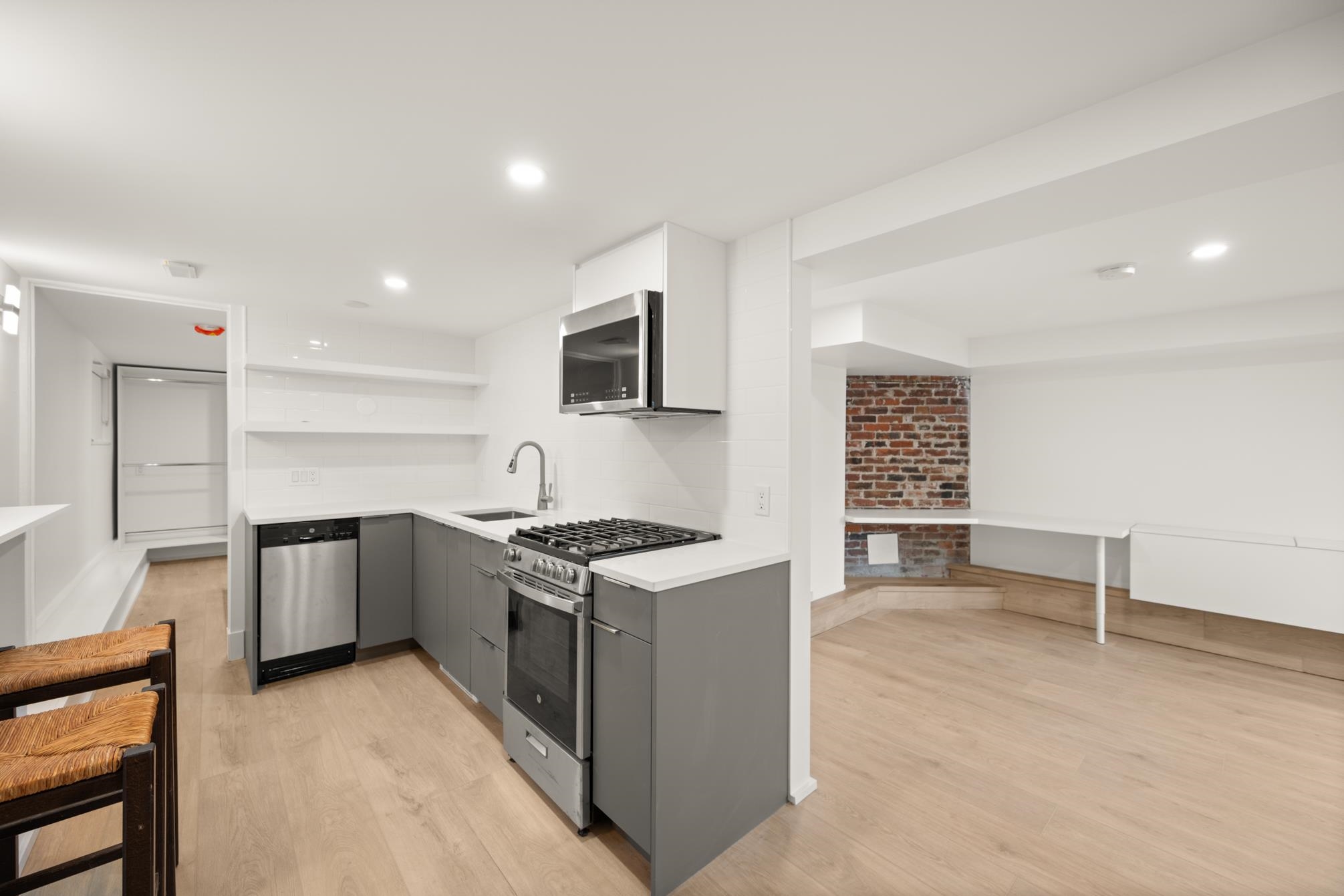 Listing image of 2128 E PENDER STREET