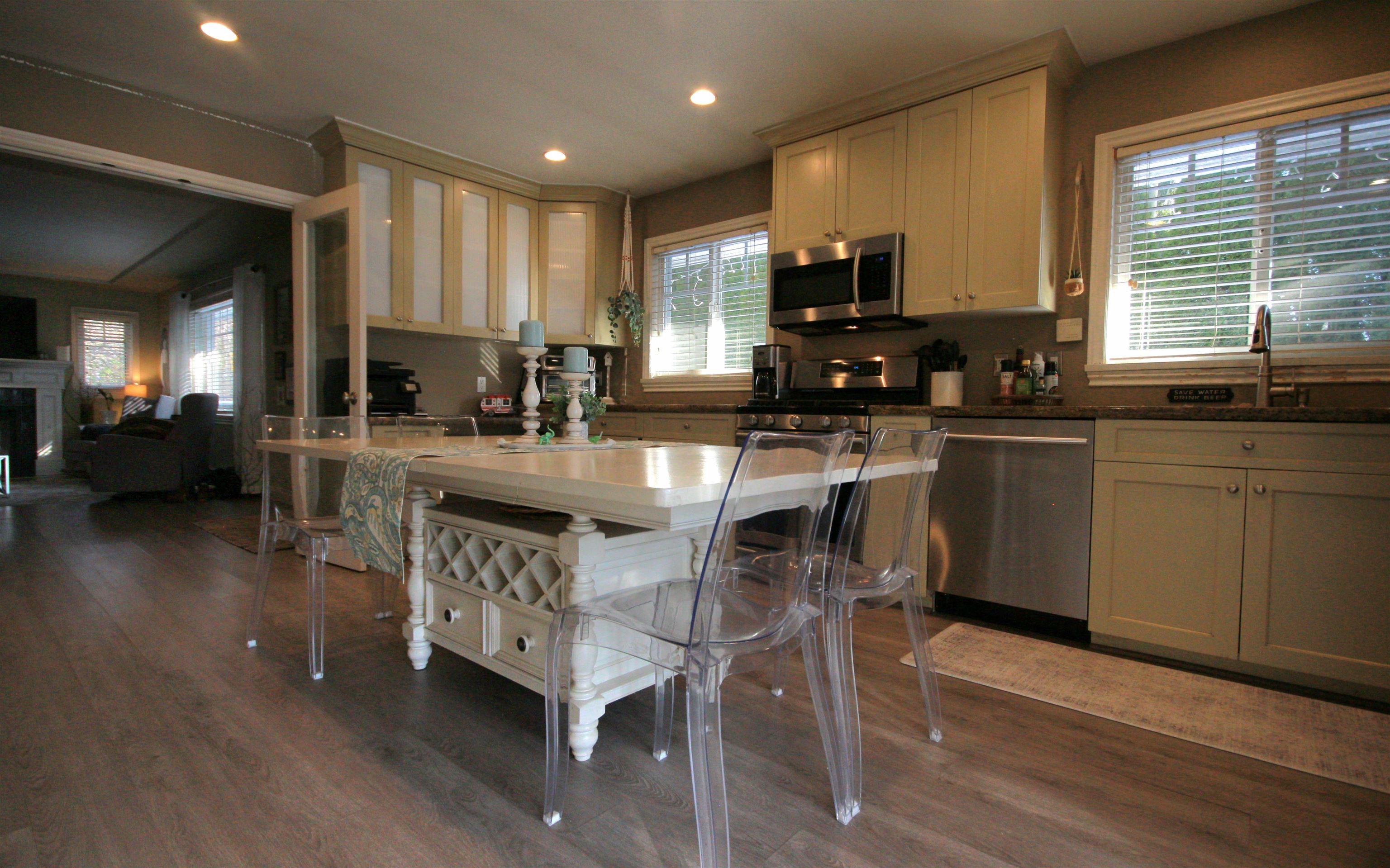 Listing image of 2341 LARSON ROAD