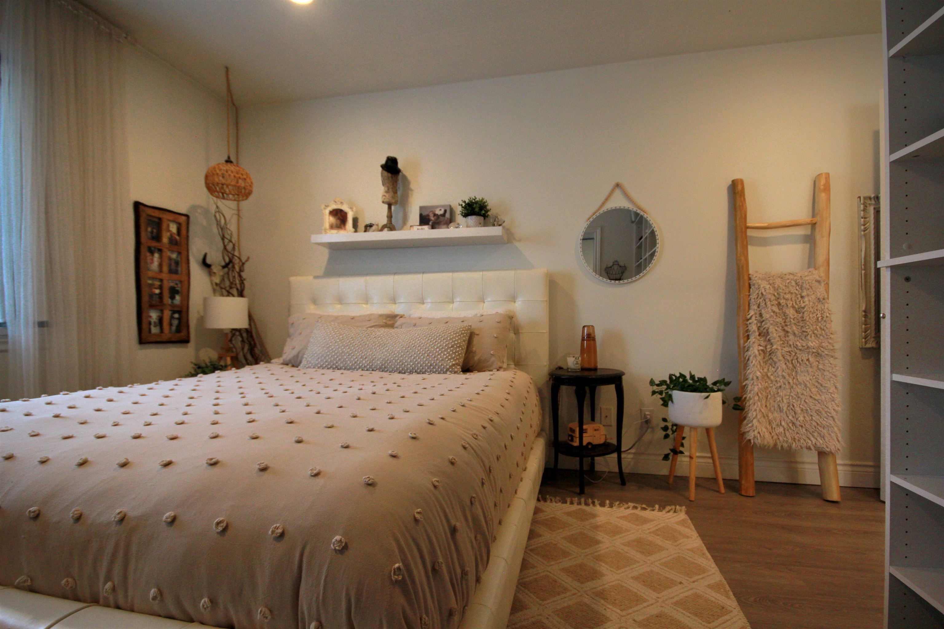 Listing image of 2341 LARSON ROAD
