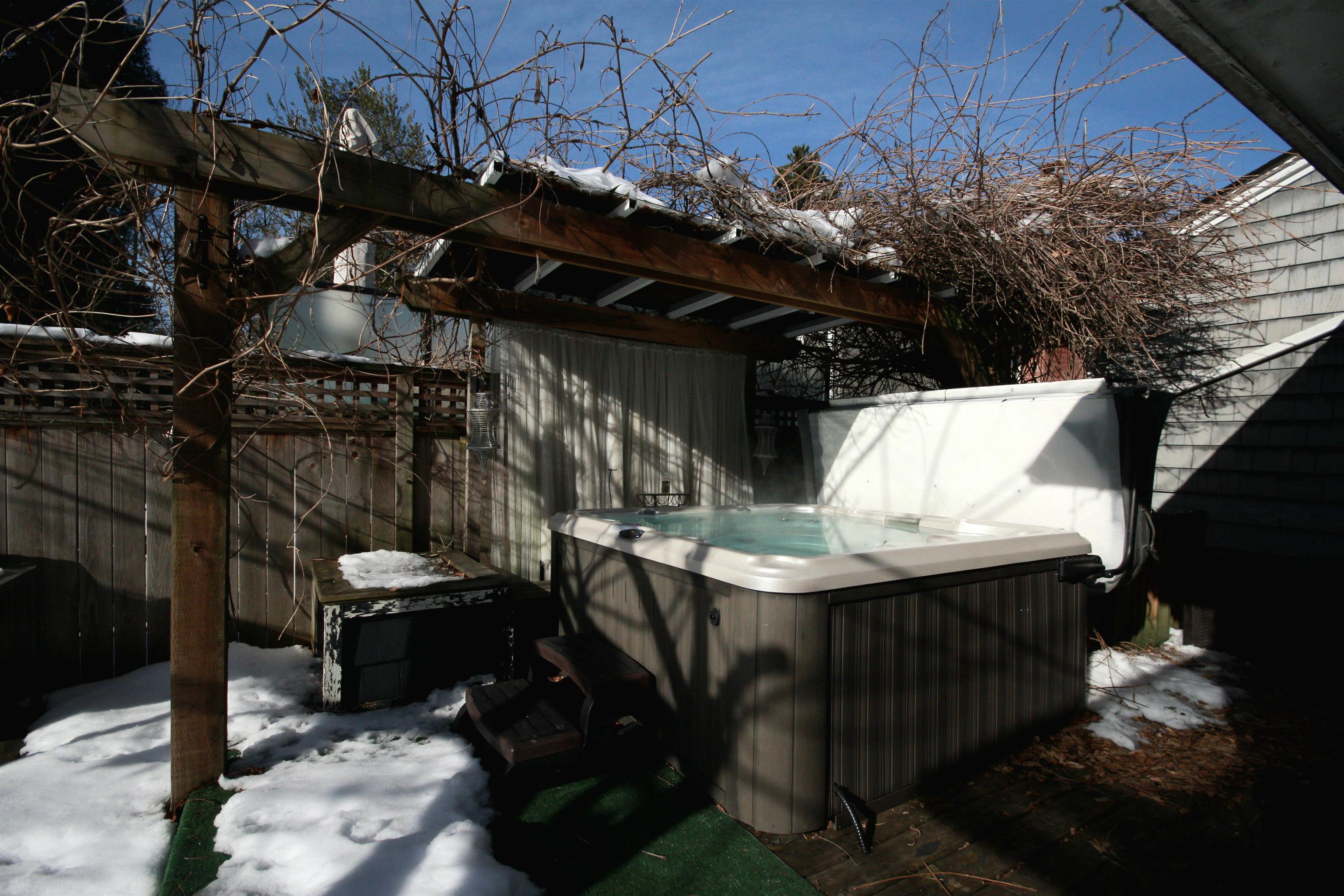 Listing image of 2341 LARSON ROAD