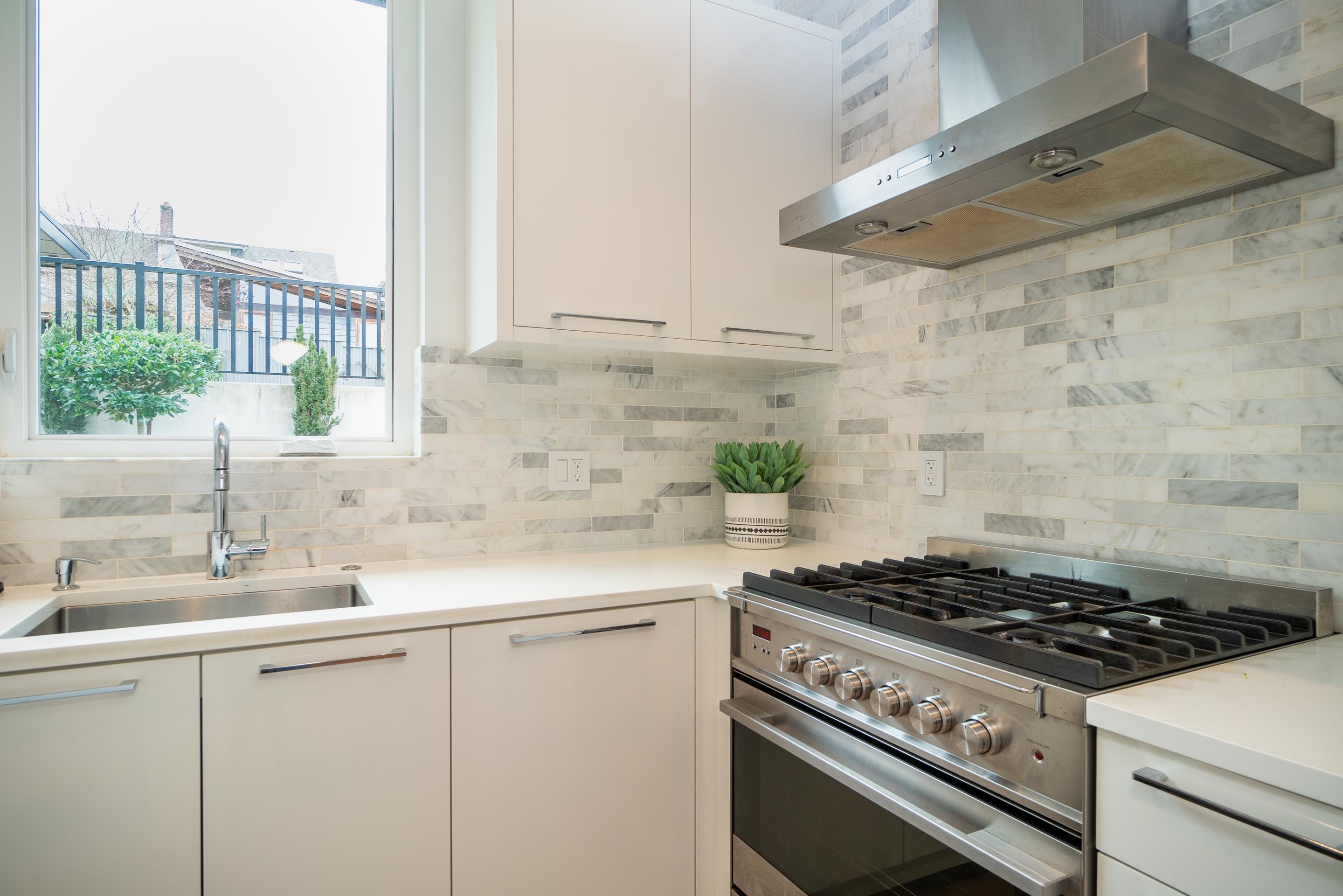 Listing image of 1465 JEFFERSON AVENUE