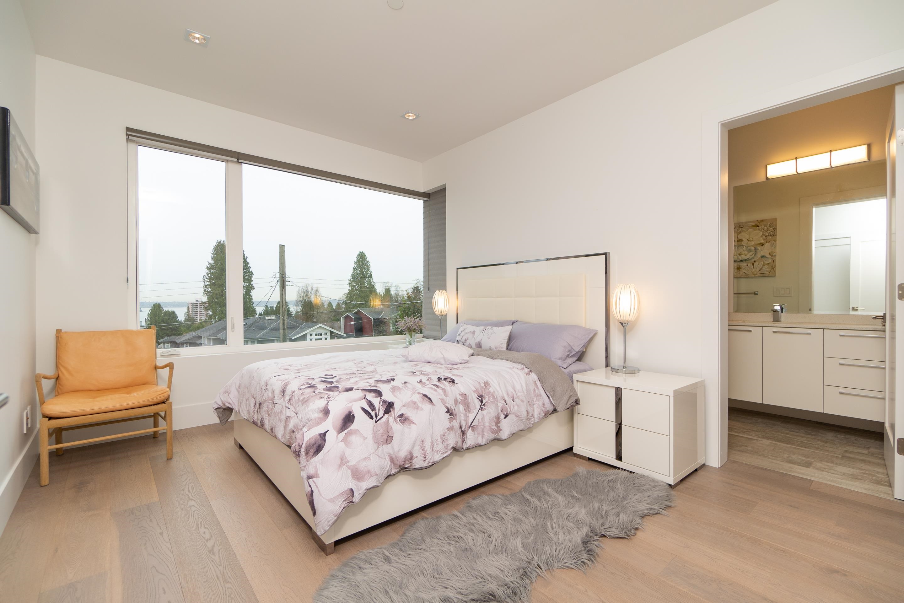 Listing image of 1465 JEFFERSON AVENUE