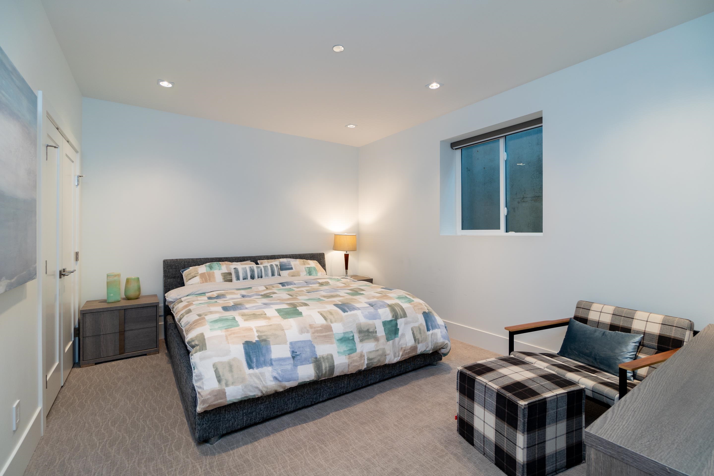 Listing image of 1465 JEFFERSON AVENUE