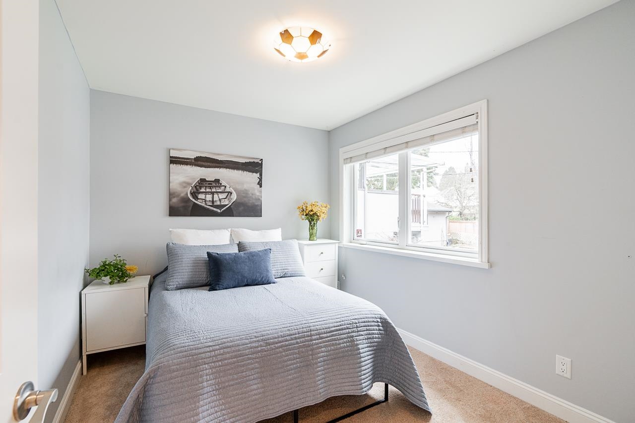 Listing image of 884 E 13TH STREET