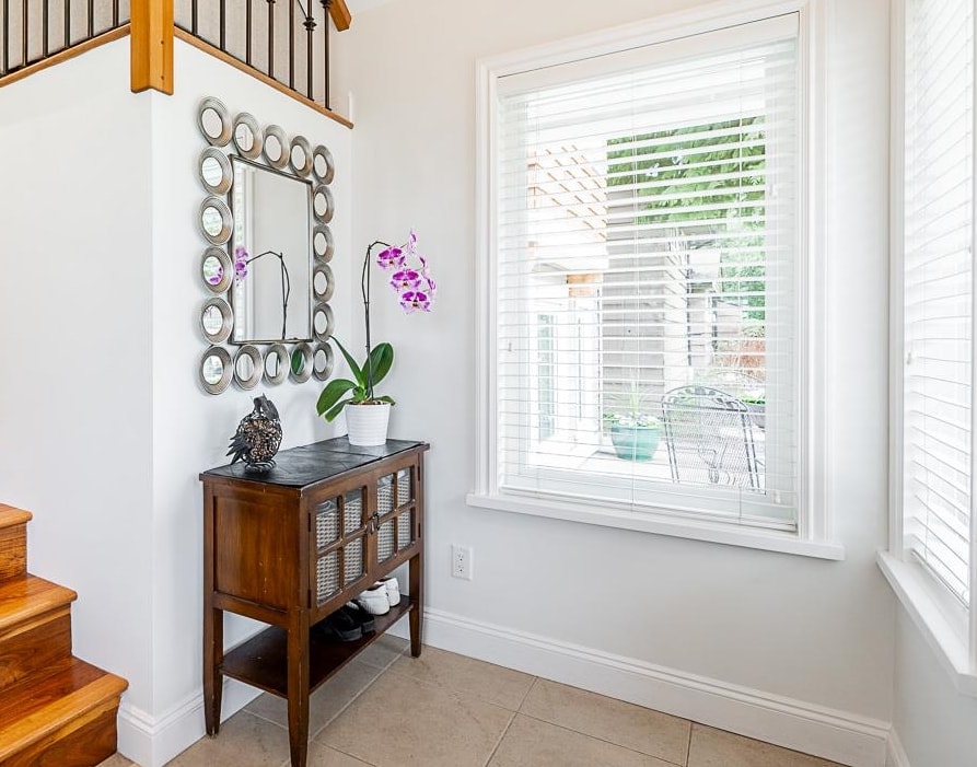 Listing image of 884 E 13TH STREET