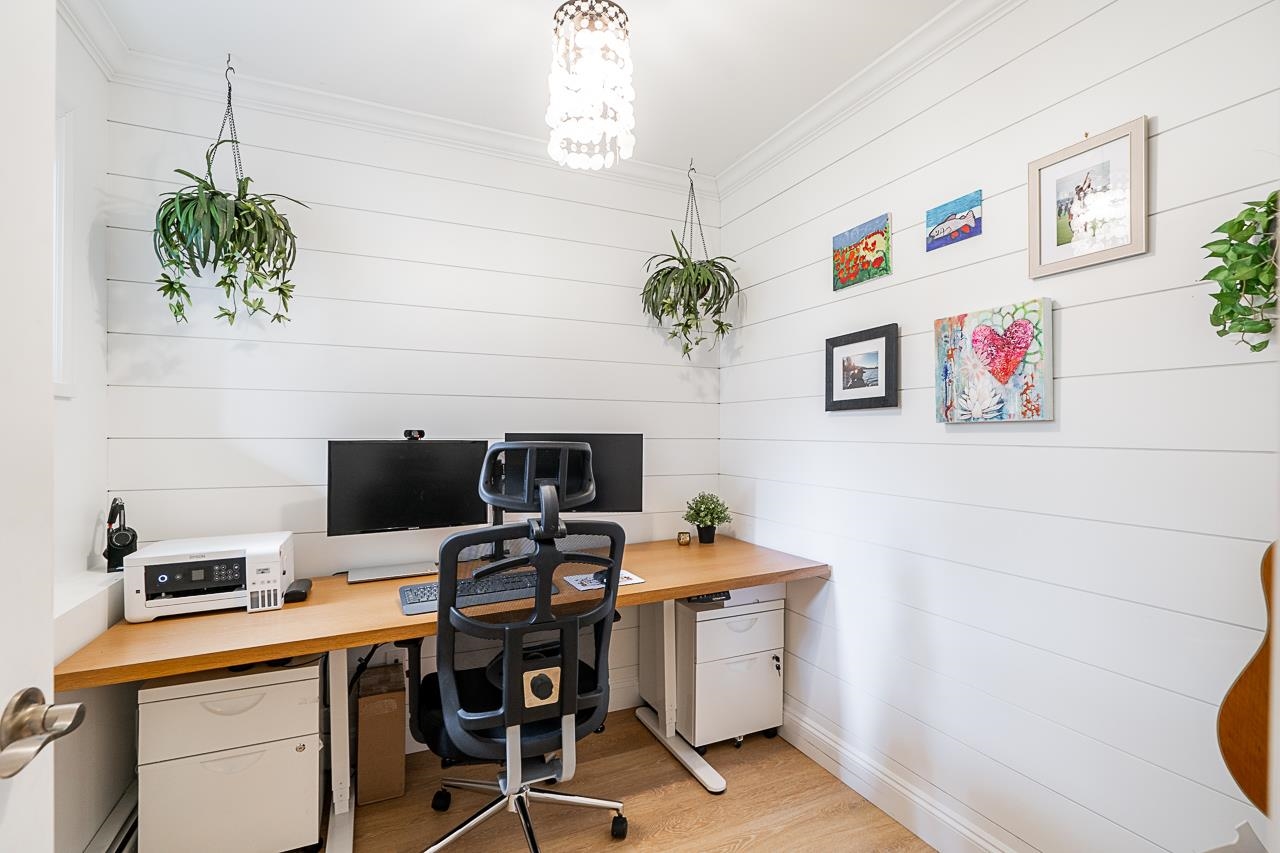Listing image of 884 E 13TH STREET