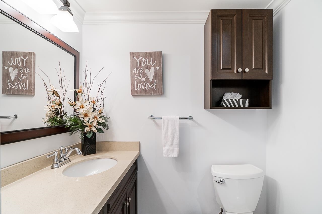Listing image of 884 E 13TH STREET