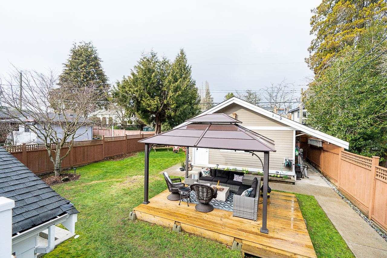 Listing image of 884 E 13TH STREET