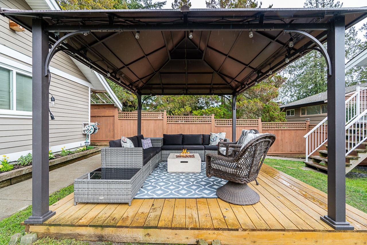 Listing image of 884 E 13TH STREET