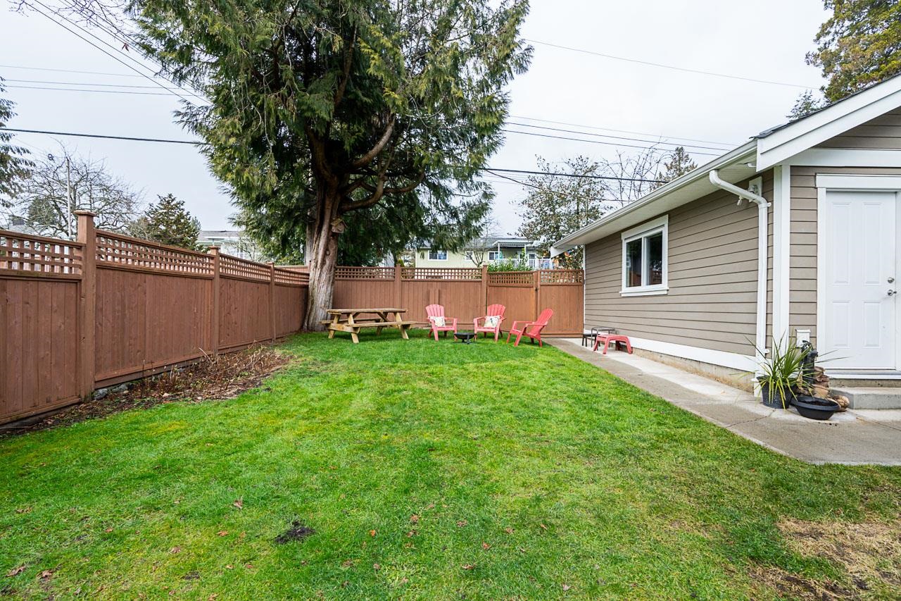 Listing image of 884 E 13TH STREET