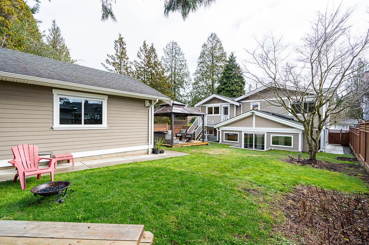 Listing image of 884 E 13TH STREET