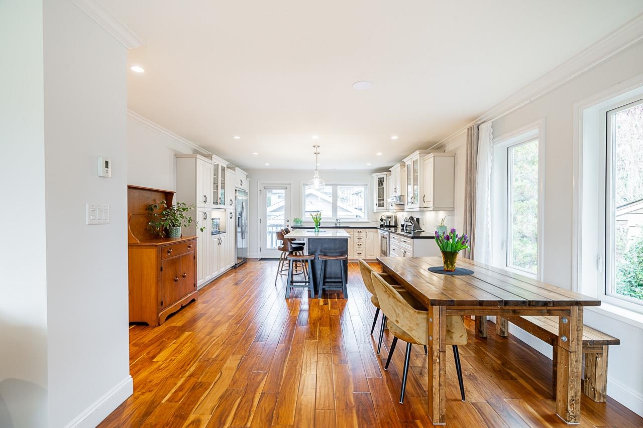Listing image of 884 E 13TH STREET