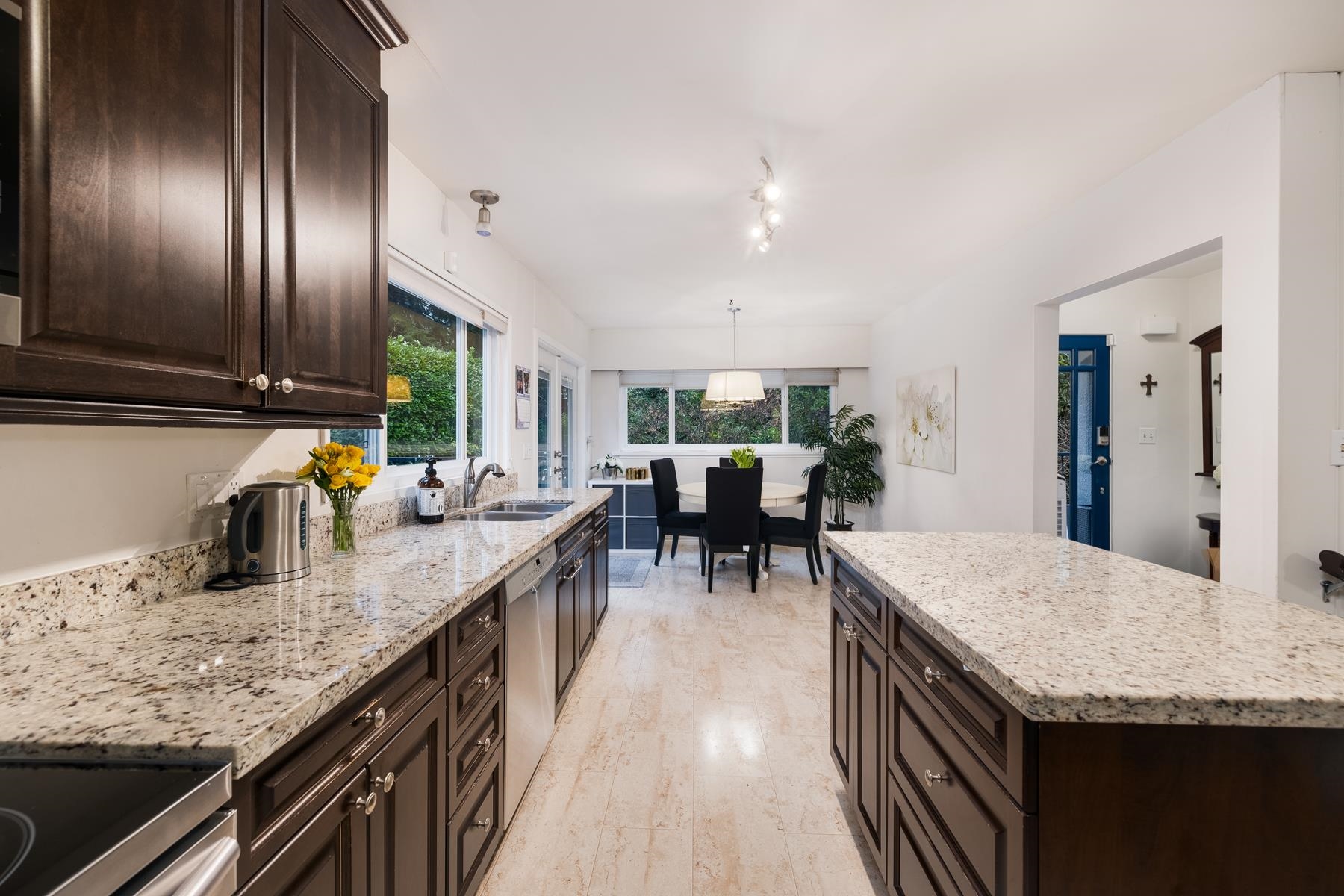 Listing image of 4233 CAPILANO ROAD