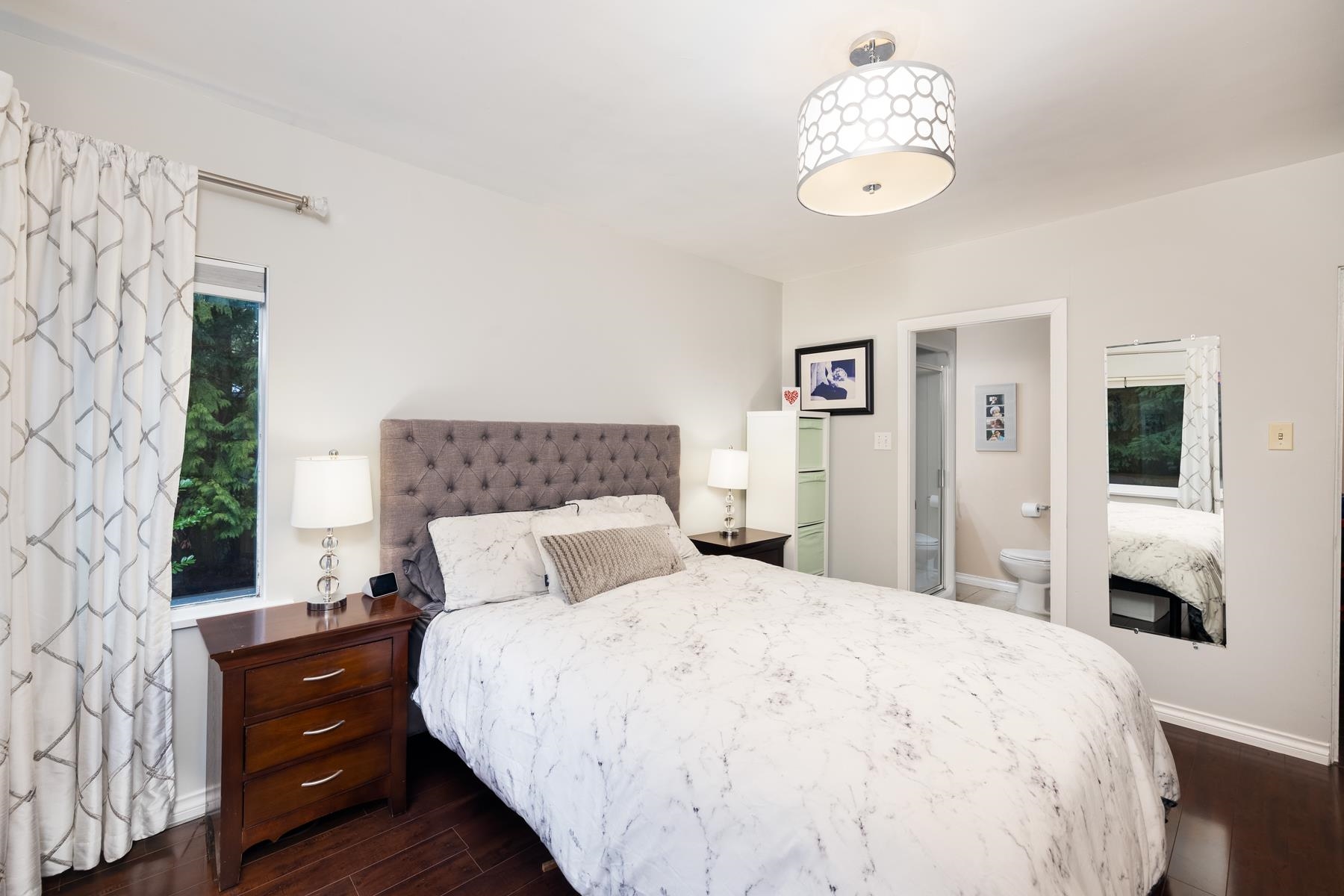 Listing image of 4233 CAPILANO ROAD