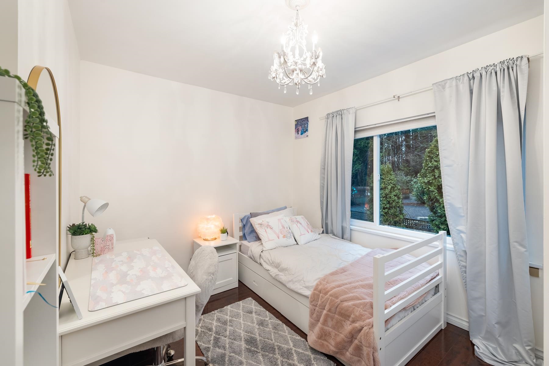 Listing image of 4233 CAPILANO ROAD