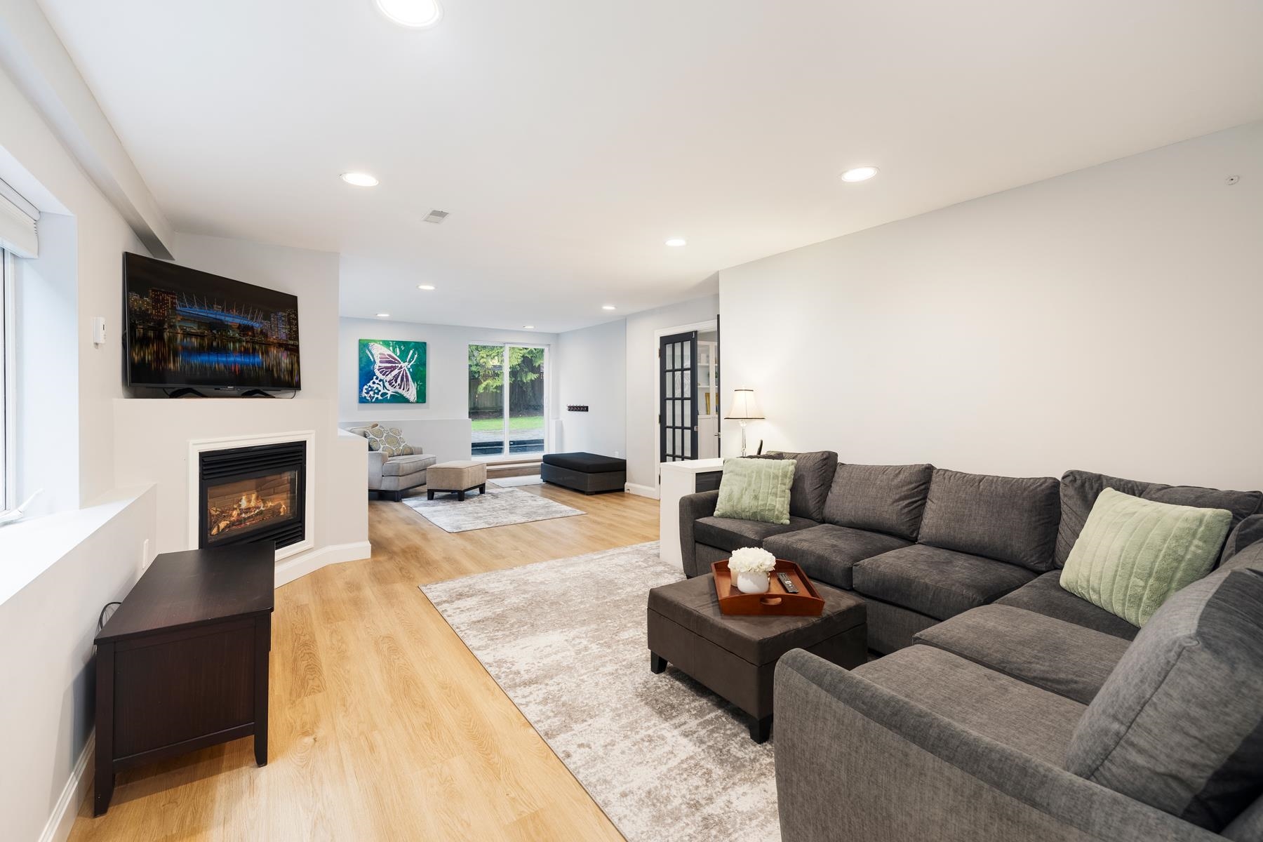 Listing image of 4233 CAPILANO ROAD