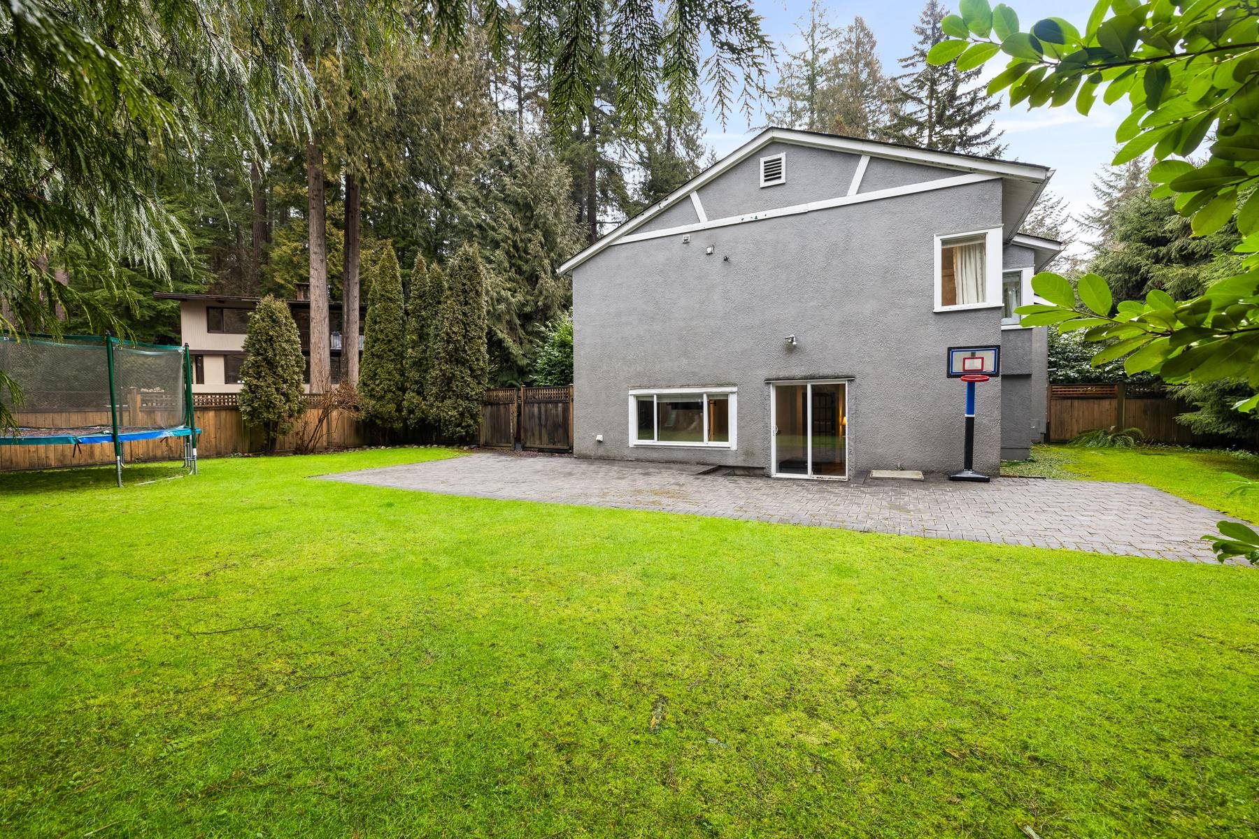 Listing image of 4233 CAPILANO ROAD