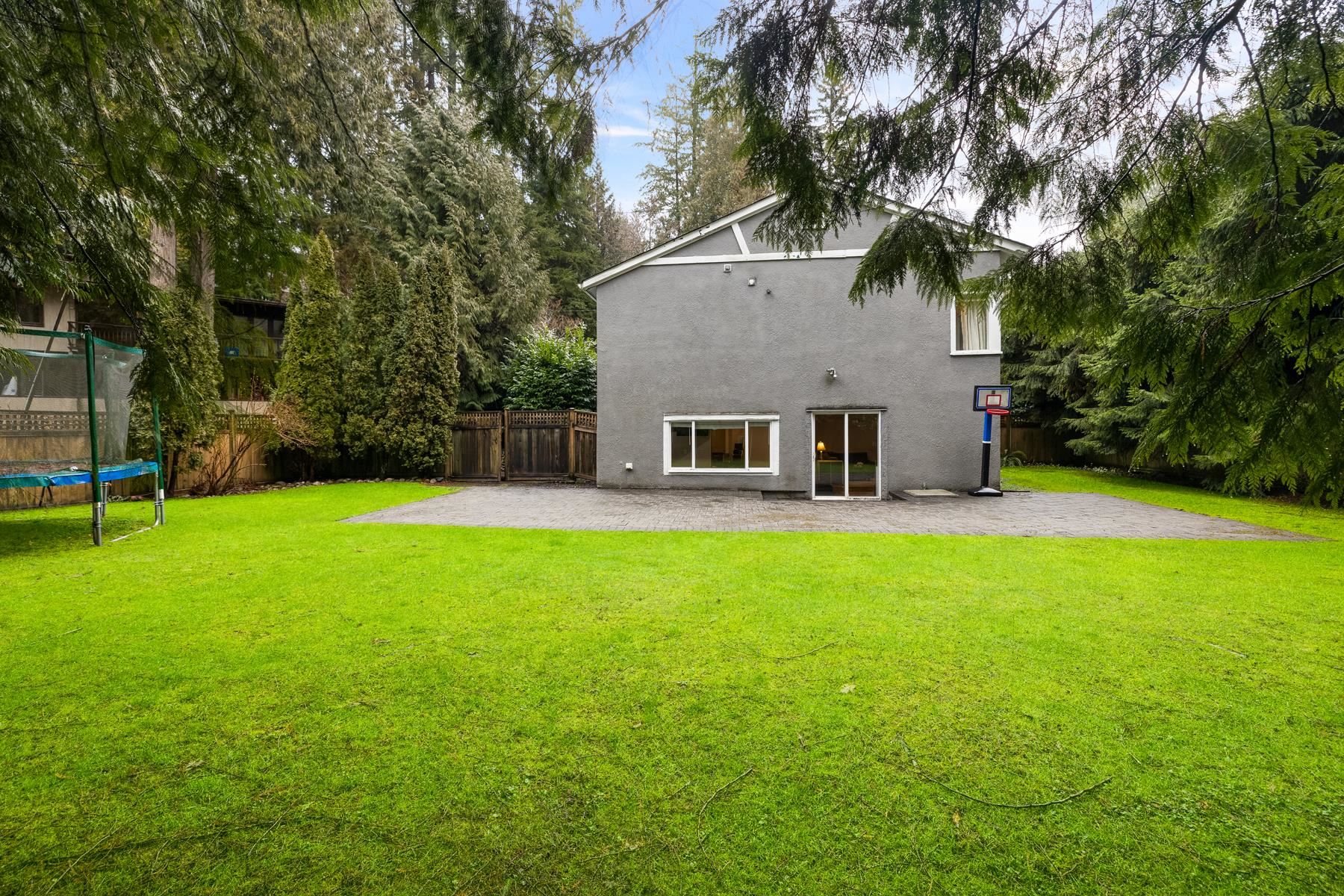 Listing image of 4233 CAPILANO ROAD