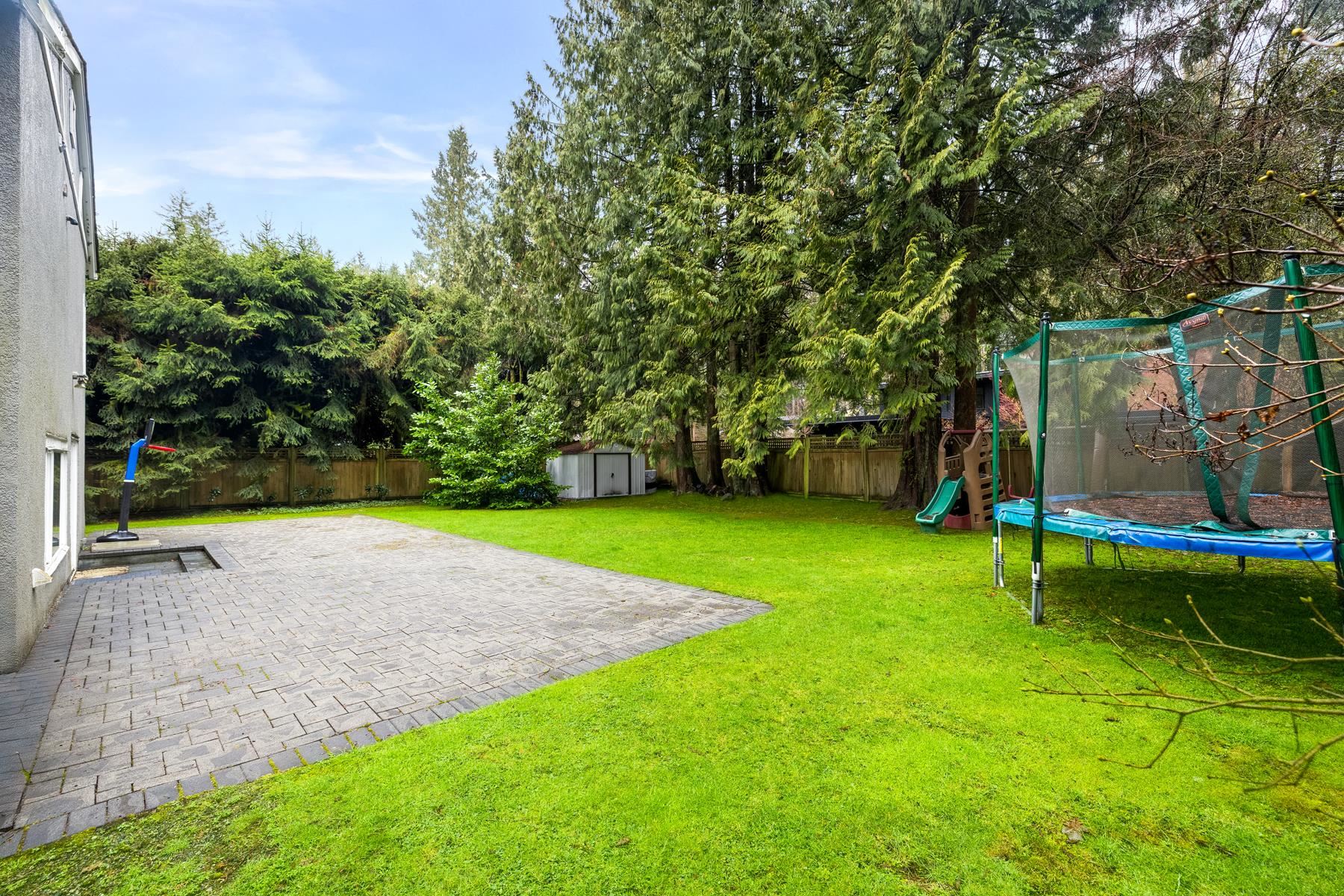 Listing image of 4233 CAPILANO ROAD