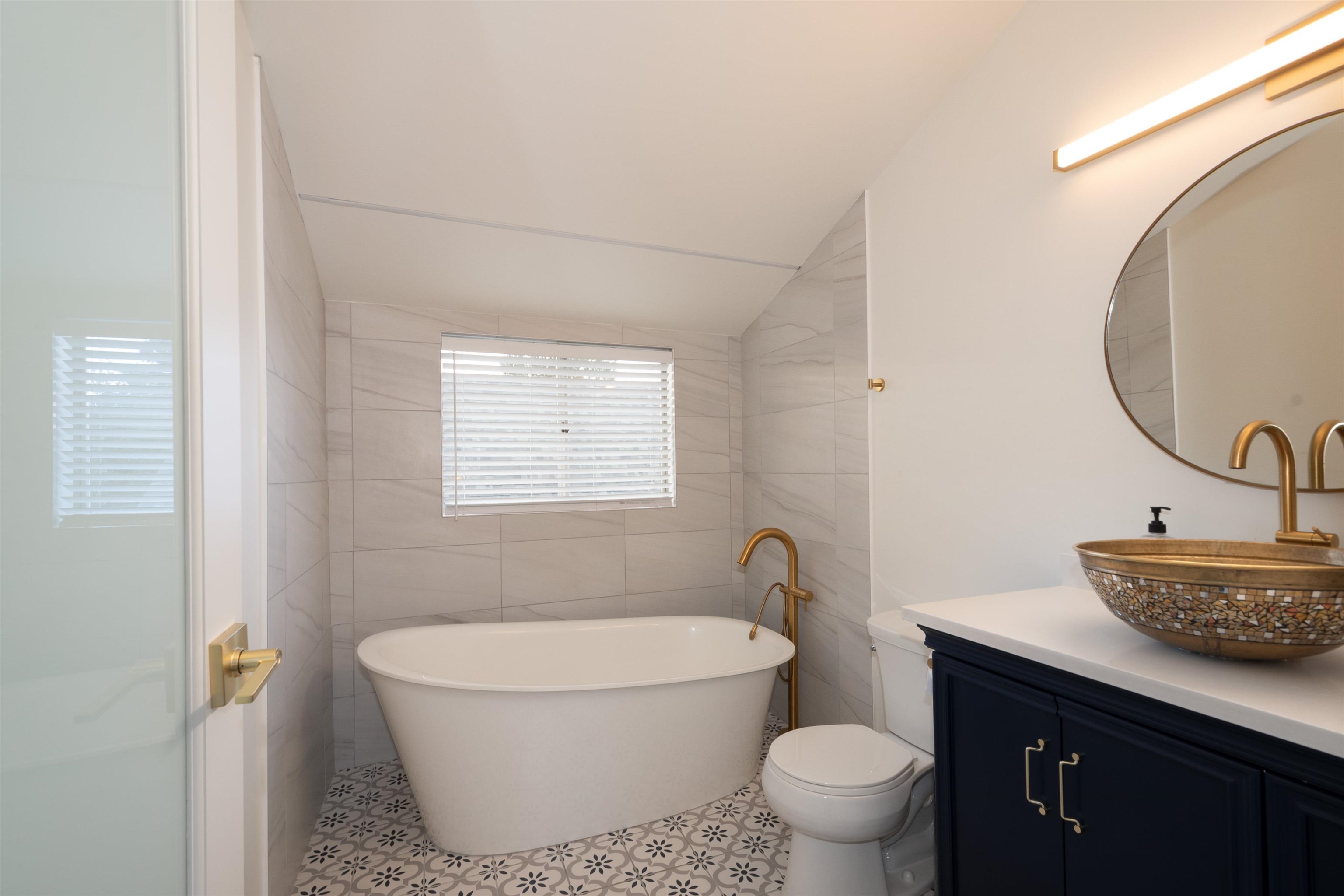 Listing image of 241-243 E 19TH STREET