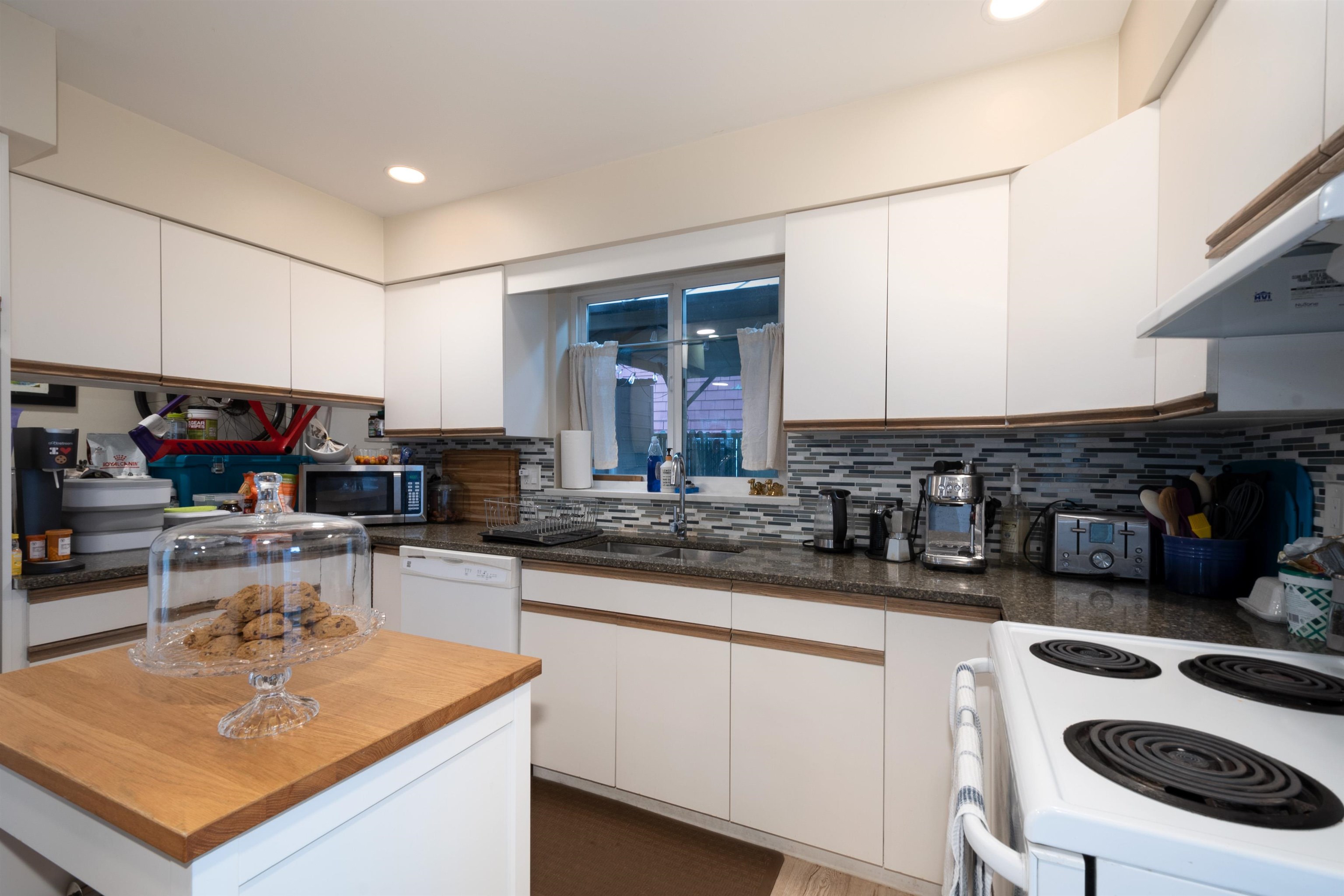 Listing image of 241-243 E 19TH STREET