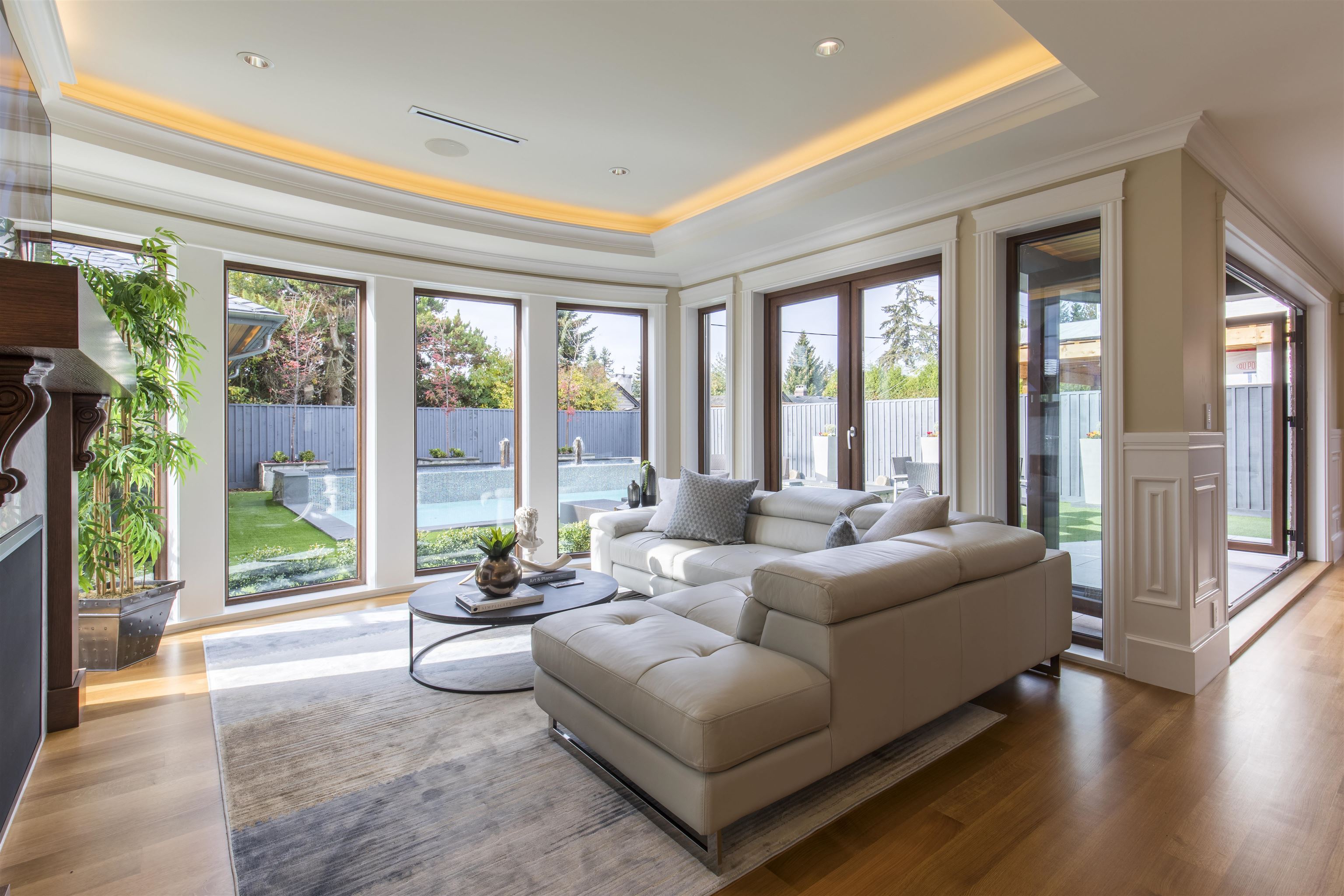 Listing image of 2809 EDGEMONT BOULEVARD