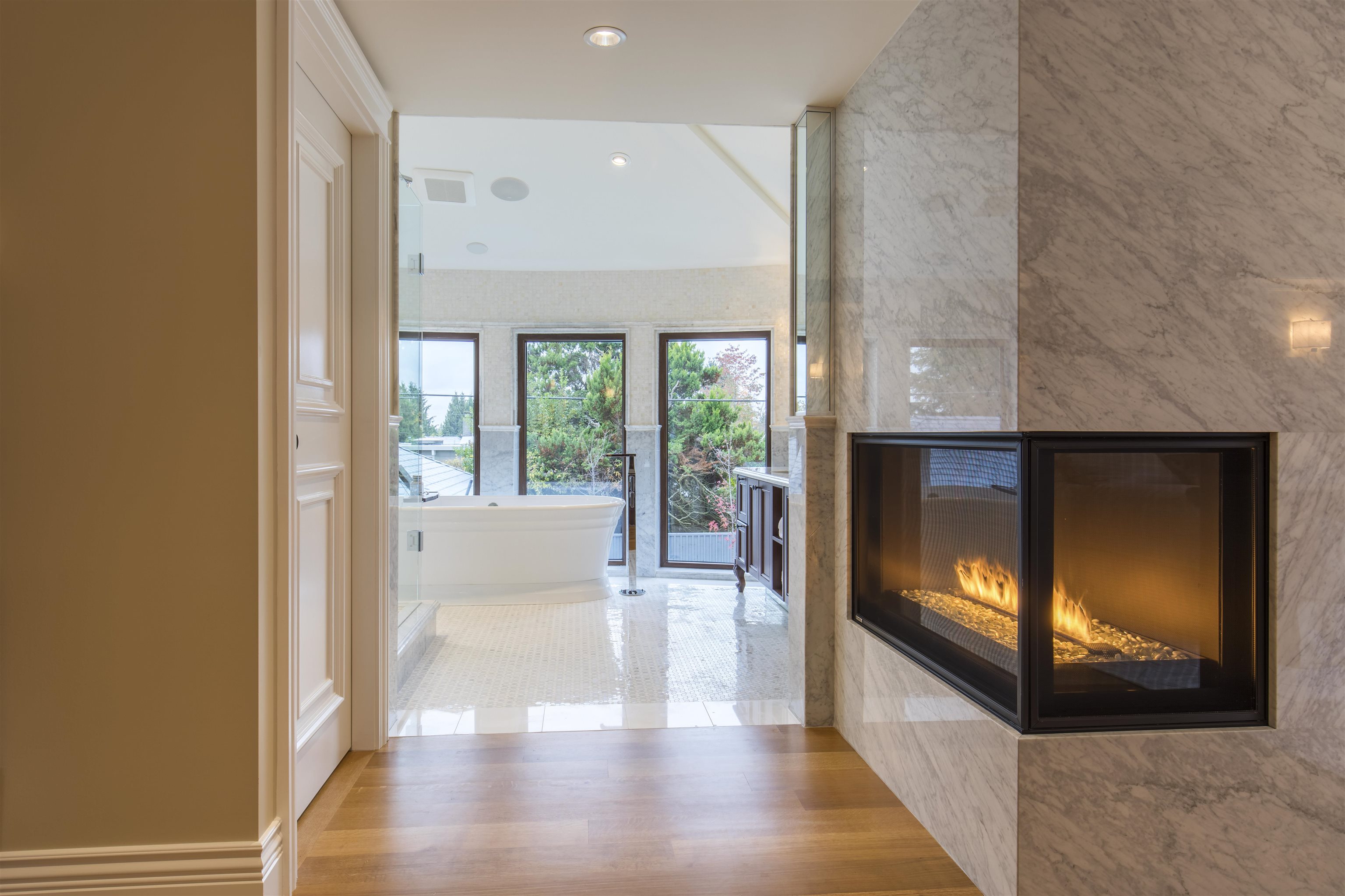Listing image of 2809 EDGEMONT BOULEVARD