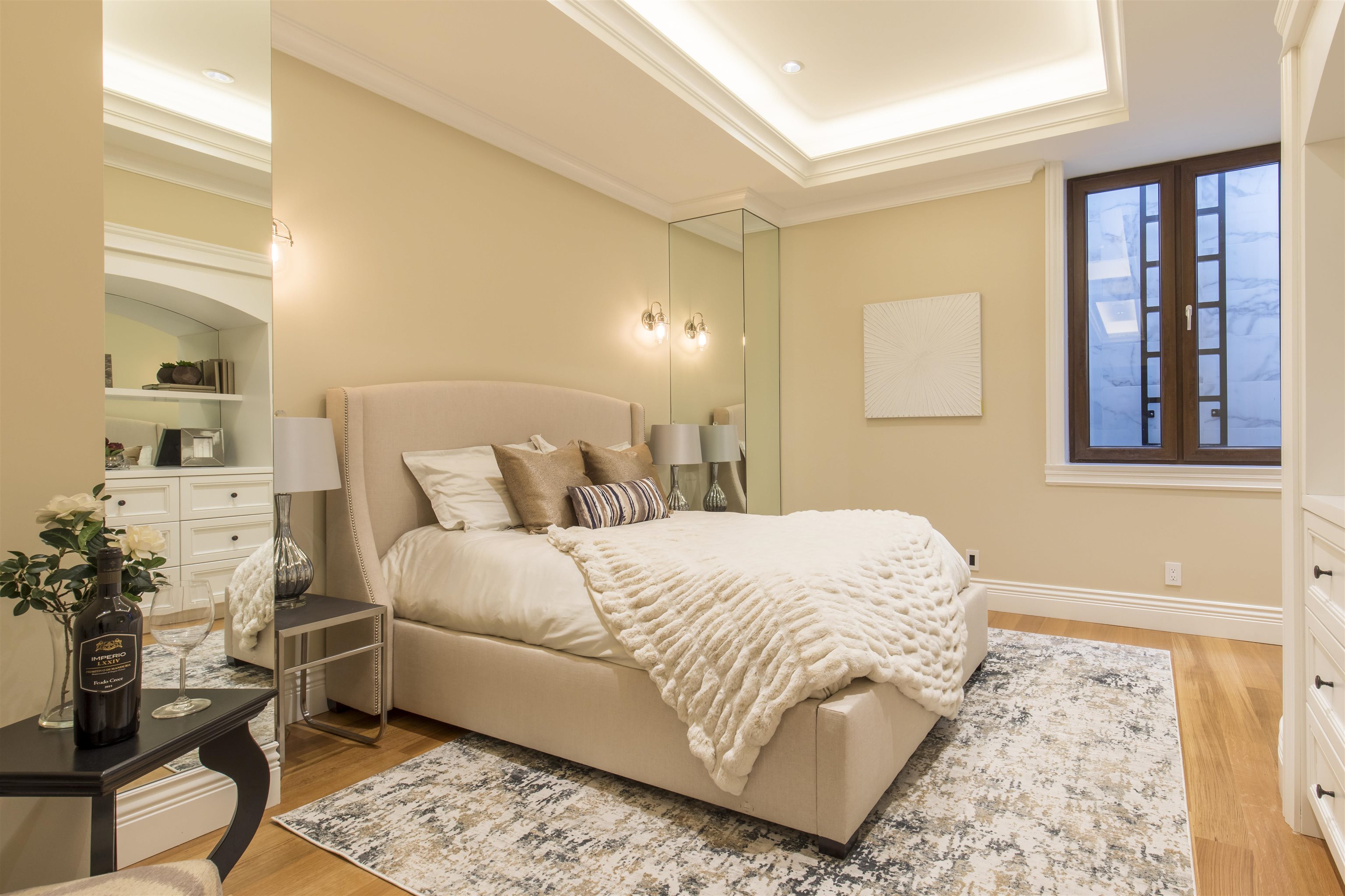 Listing image of 2809 EDGEMONT BOULEVARD
