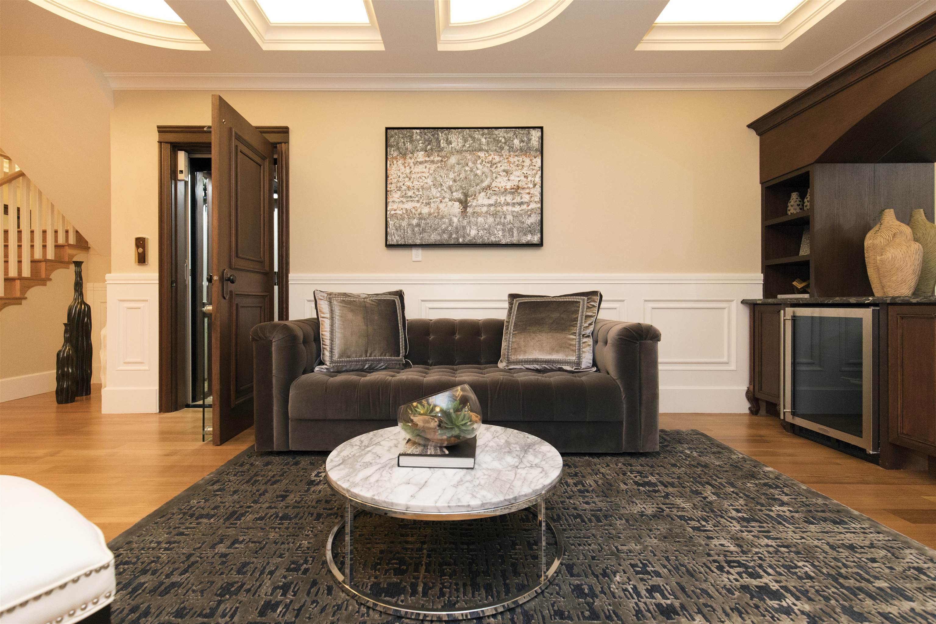 Listing image of 2809 EDGEMONT BOULEVARD