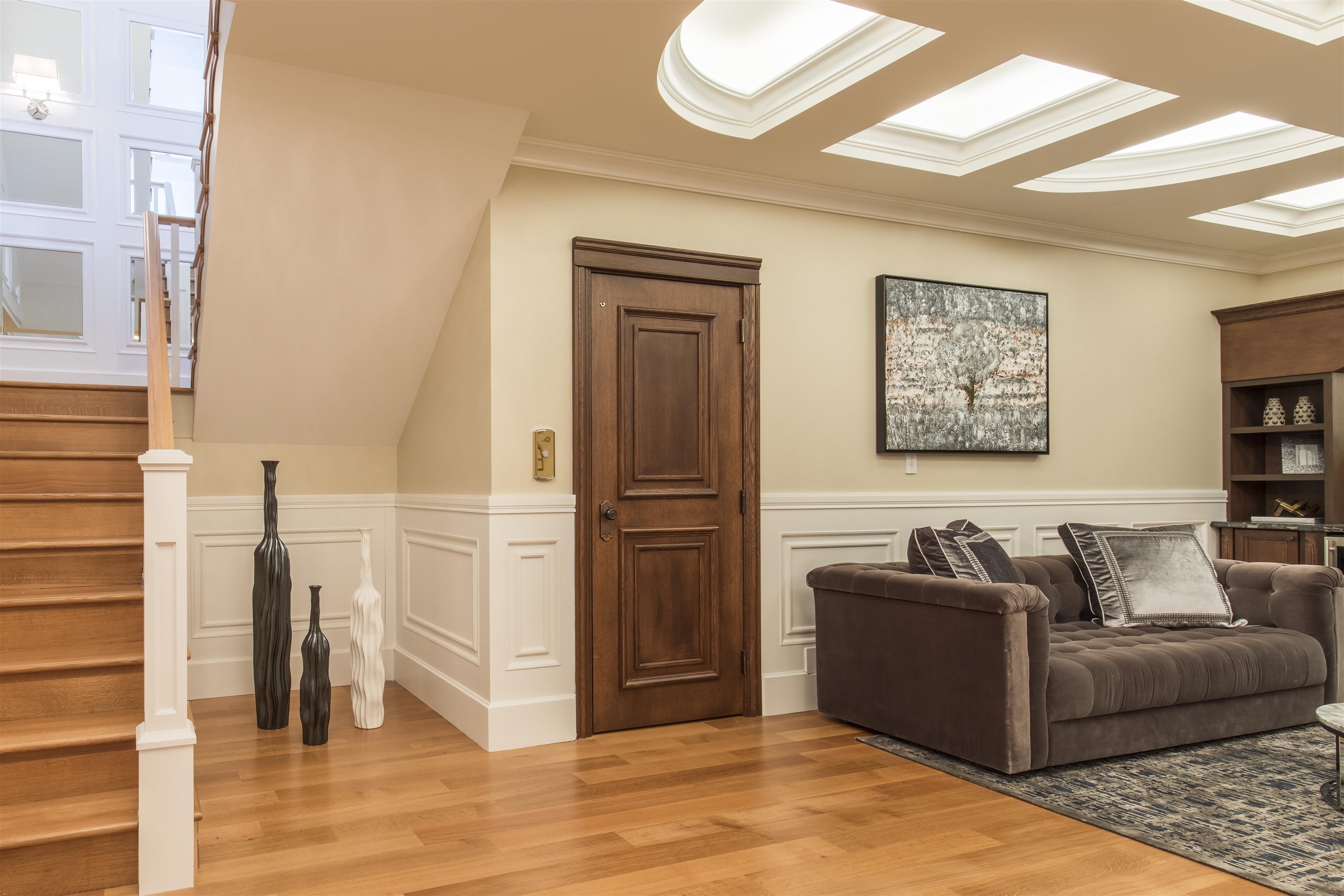 Listing image of 2809 EDGEMONT BOULEVARD