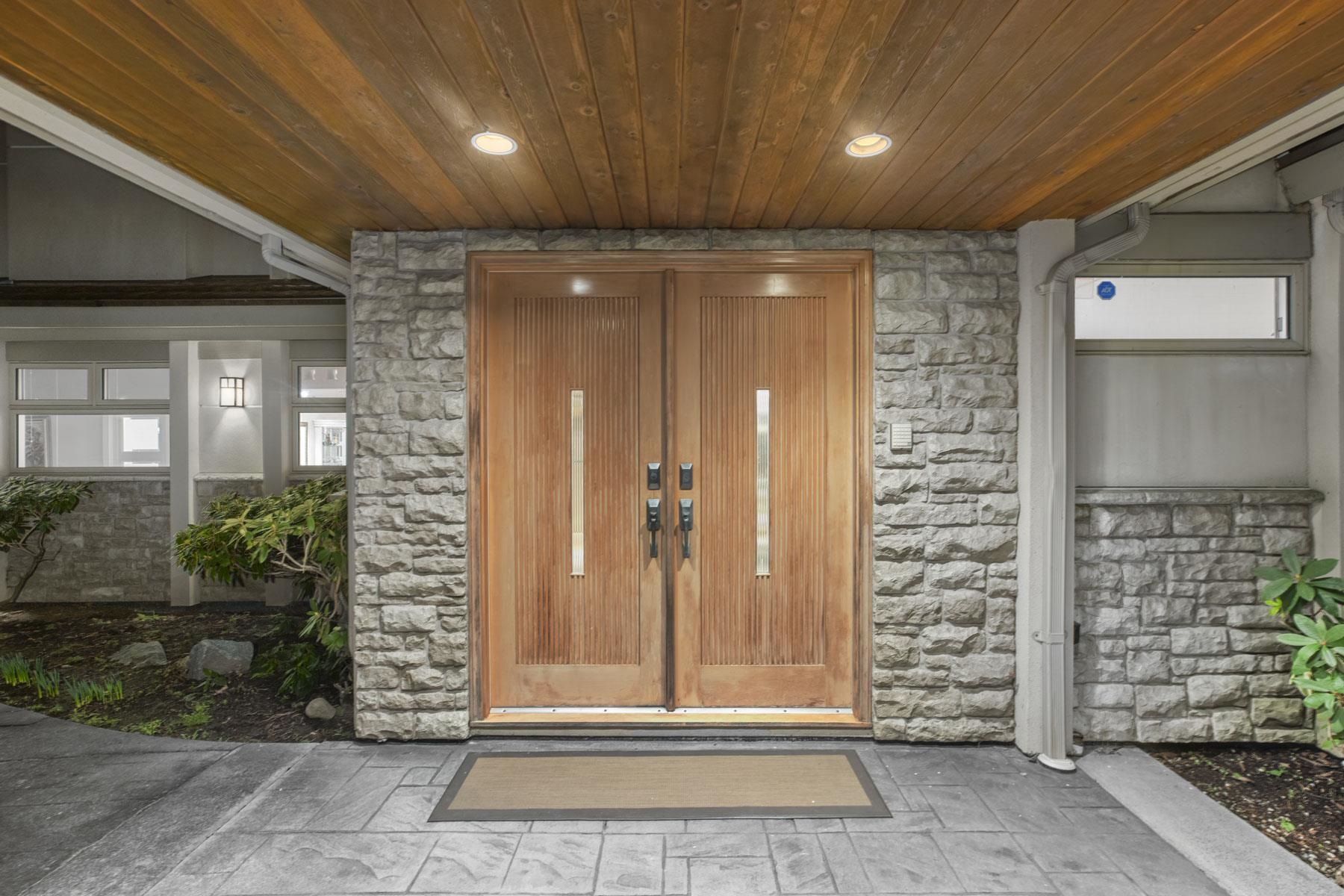 Listing image of 1128 CRESTLINE ROAD