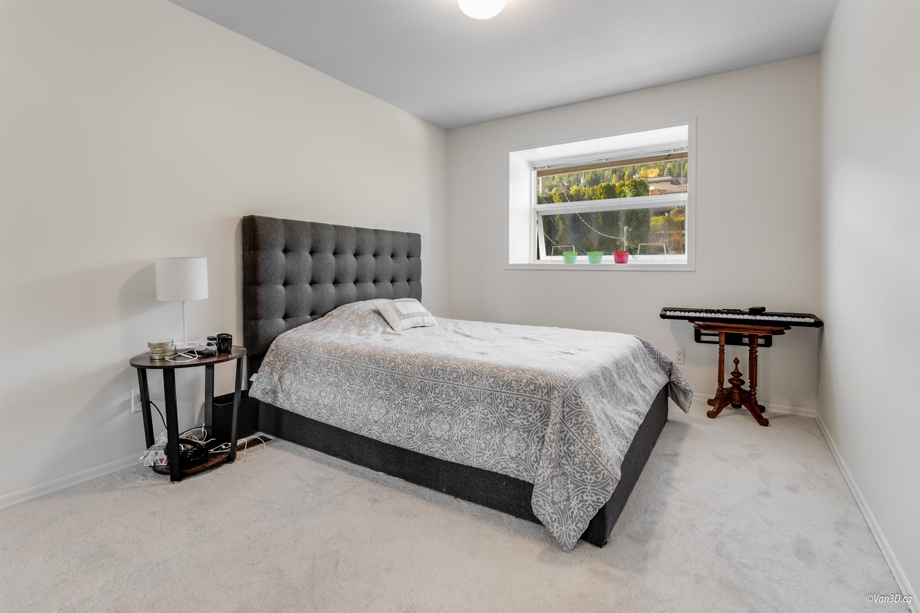 Listing image of 2272 OTTAWA AVENUE