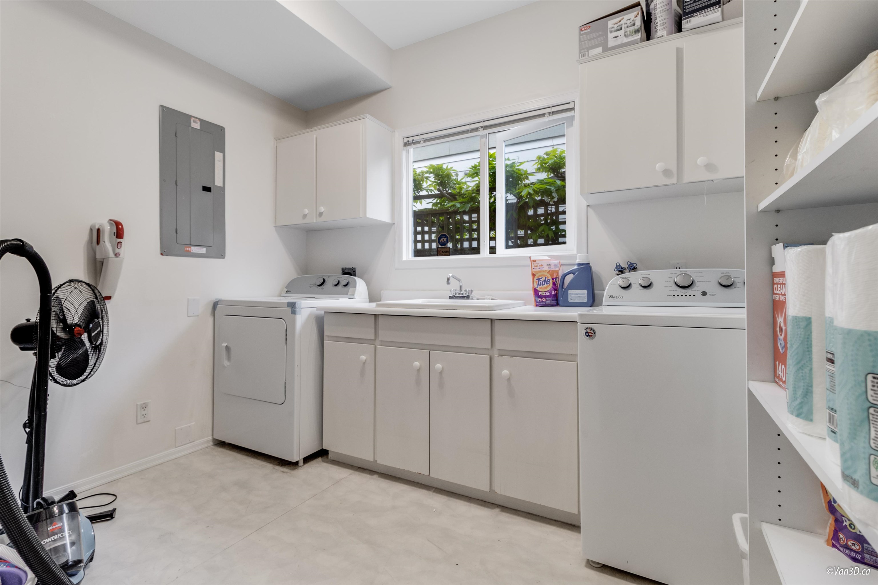 Listing image of 2272 OTTAWA AVENUE