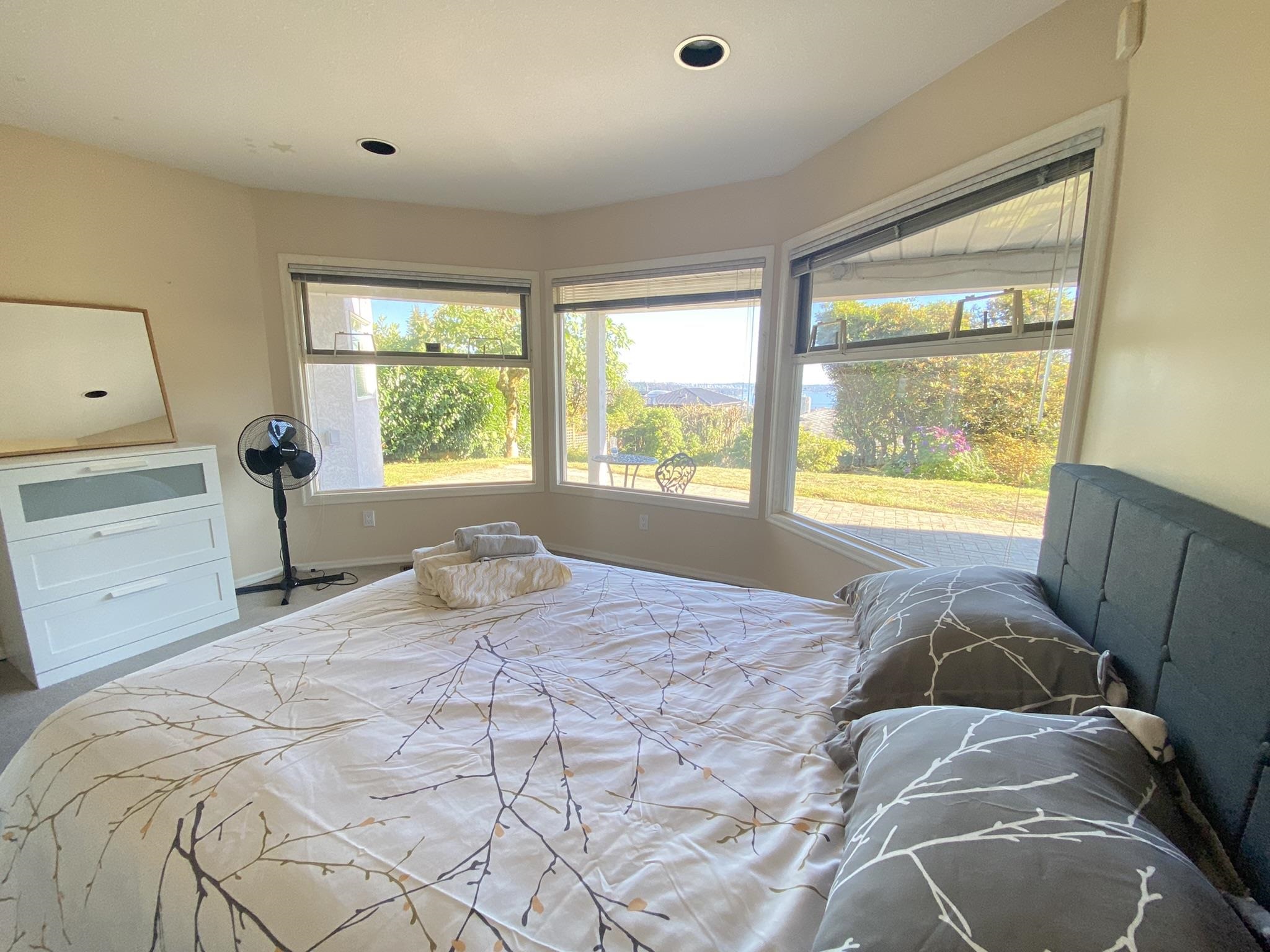 Listing image of 2272 OTTAWA AVENUE